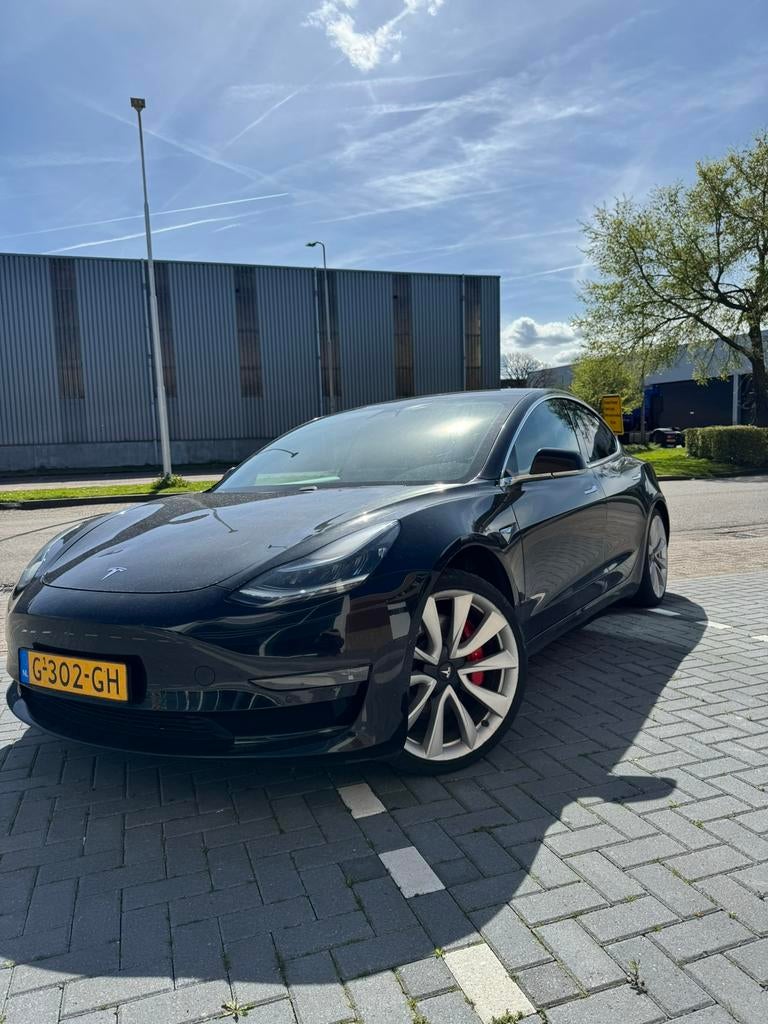 Tesla Model 3 2019 Zwart, Auto's, Automaat, 1831 kg, Zwart, Origineel Nederlands