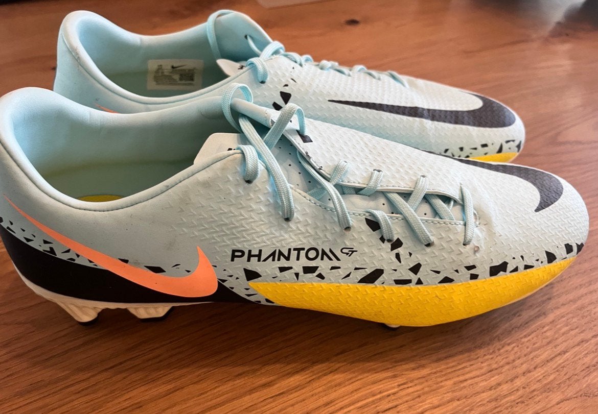Football Shoe - Phanton - size 46, Sport en Fitness, Voetbal, Ophalen of Verzenden, Zo goed als nieuw, Schoenen