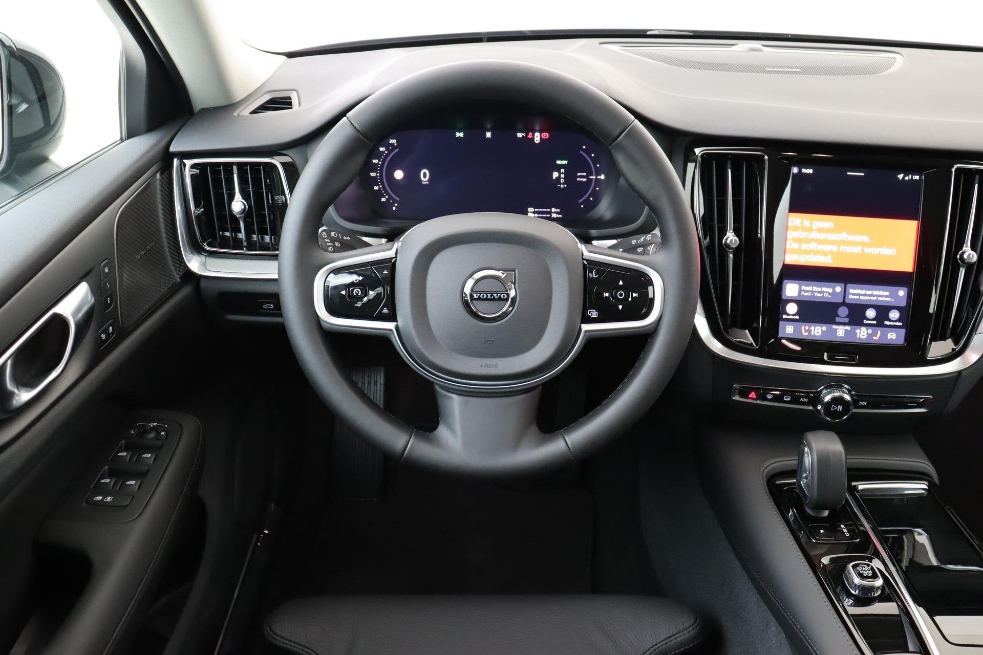 Volvo V60 T8 PLUG-IN HYBRID AWD PLUS PERFORMANCE ED. DARK -H, Automaat, 12 maanden, Euro 6, 4 cilinders
