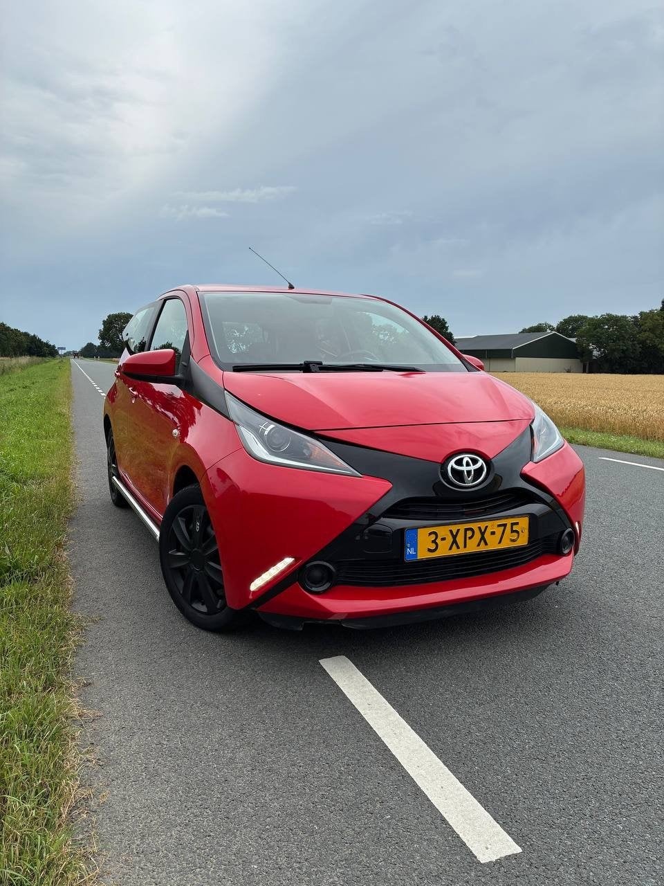 Toyota Aygo 1.0 12V Vvt-i Ddrs 2014 Rood, Voorwielaandrijving, 4 stoelen, Origineel Nederlands, Handgeschakeld