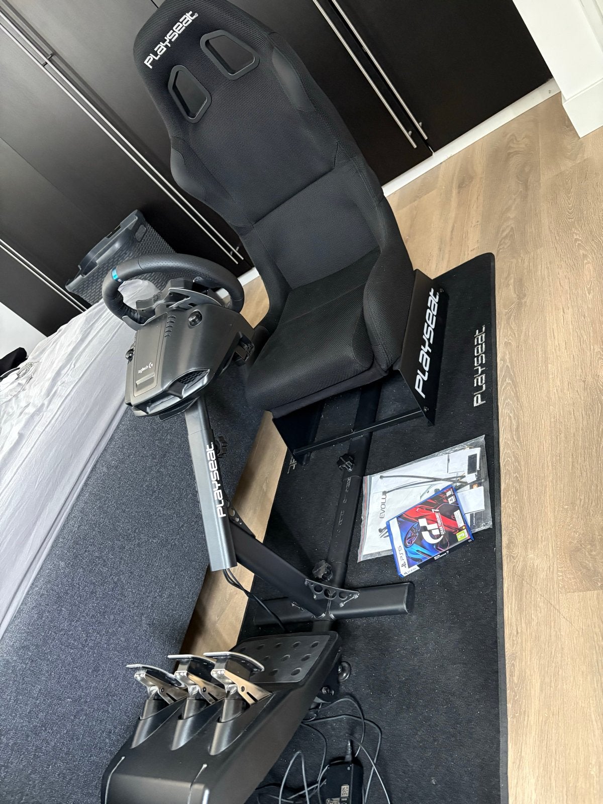 Playseat met Logitech stuur, pedalen, Gran Turismo 7 en mat, Ophalen, Online, 1 speler, Racen en Vliegen