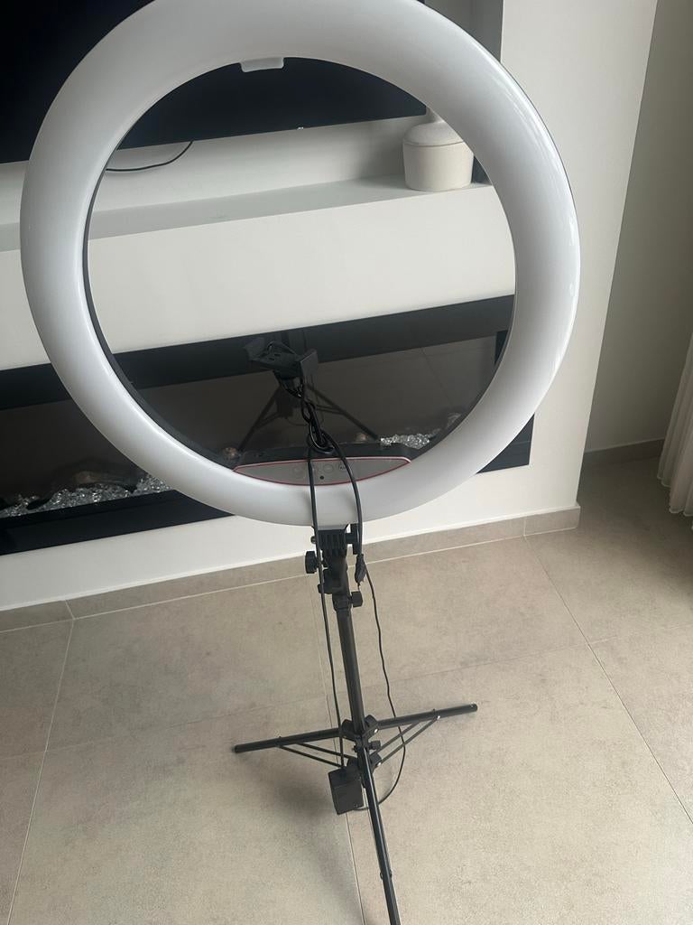 Ringlamp met statief - perfect voor content creators, Ophalen, Zo goed als nieuw, Lamp of Flitsset