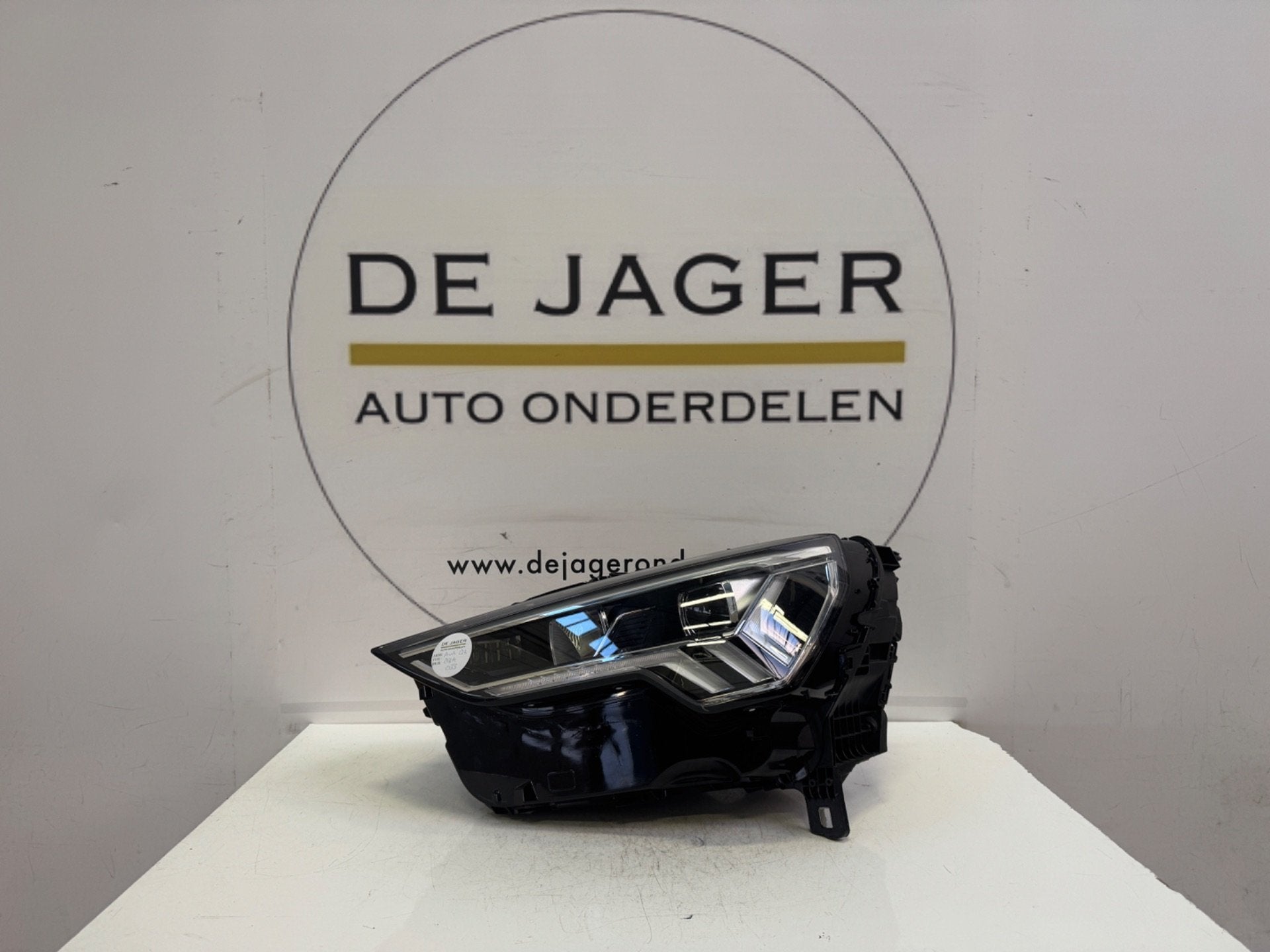 AUDI Q3 SQ3 F3 83A VOL LED KOPLAMP LINKS 83A941033, Gebruikt, AUDI AG, Auto-Union-Strasse 1
85045  Ingolstadt, DE, Kundenbetreuung@audi.de