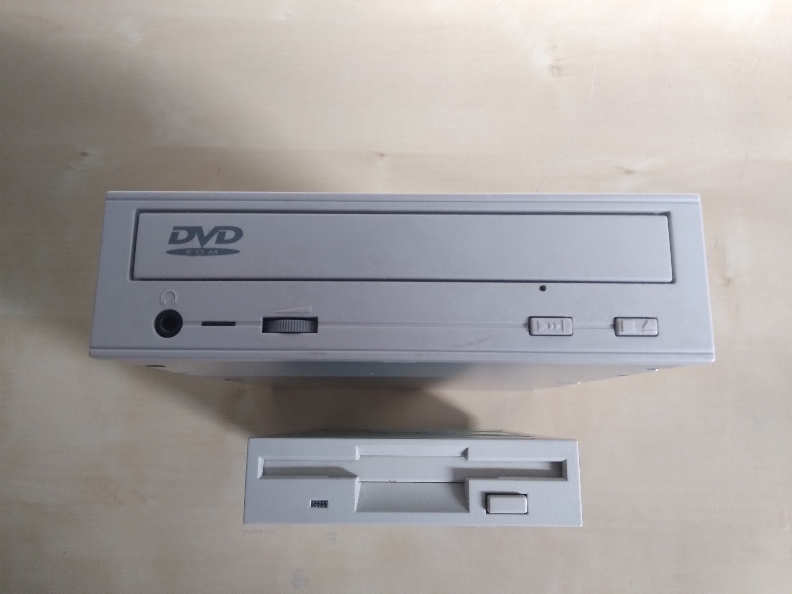DVD-ROM Drive DHM-G48 & Samsung SFD-321B Floppy Drive, Computers en Software, Ophalen, Intern, Gebruikt, Cd