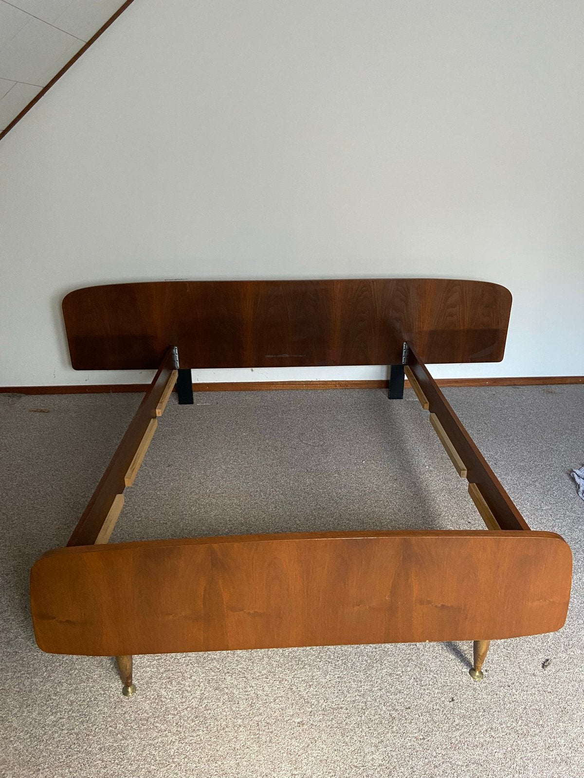 Vintage retro bed 130x190 cm met hoofdbord, Ophalen, Gebruikt, Bruin, 190 cm of minder