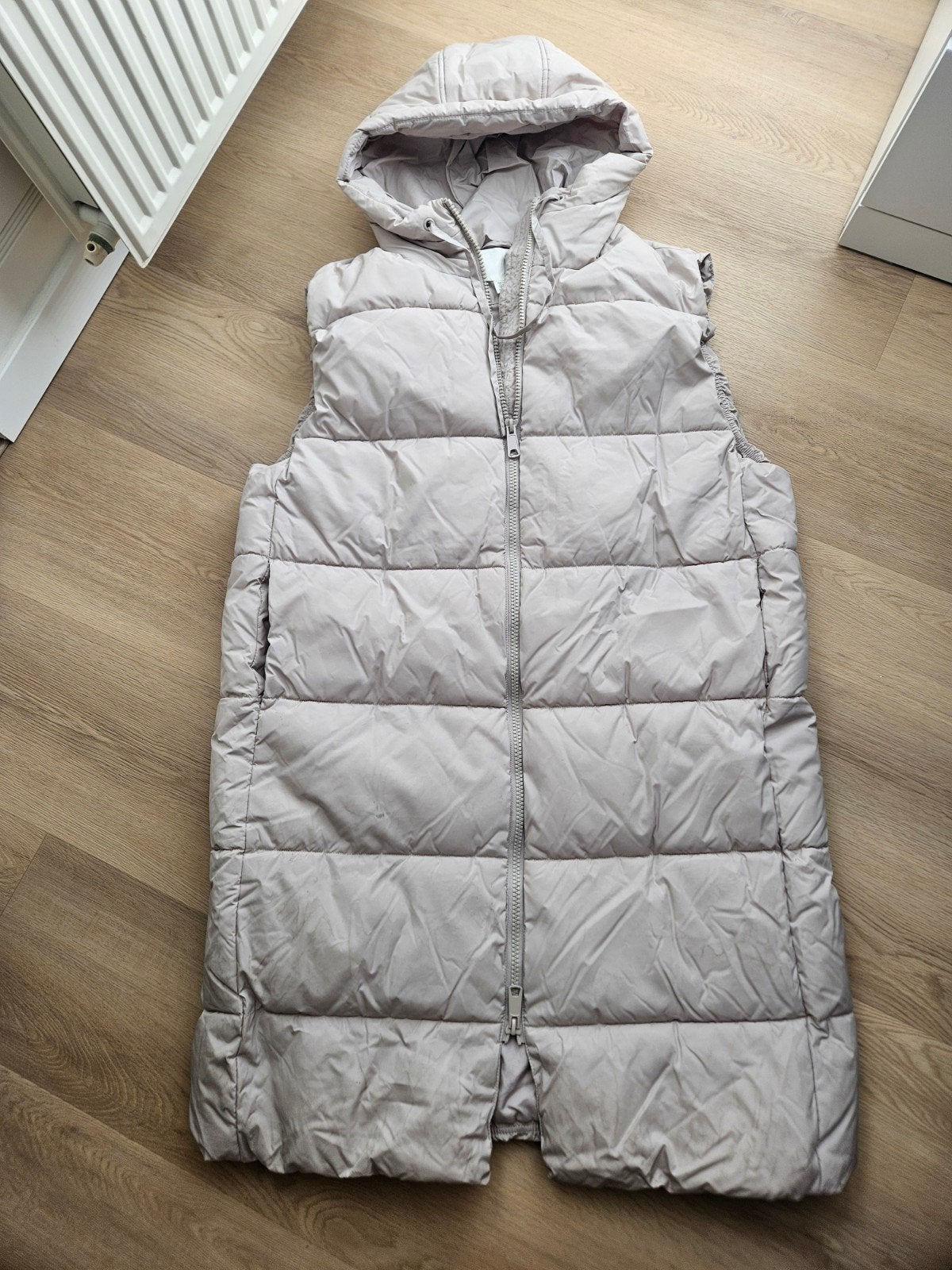 H&M bodywarmer maat L, Kleding | Dames, Bodywarmers, H&M, Beige, Maat 42/44 (L), Ophalen of Verzenden
