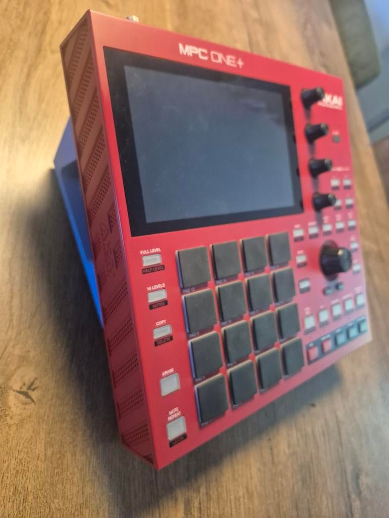 Akai MPC One Plus inc voet - Sampler/Sequencer, Overige merken, Zo goed als nieuw, Met midi-aansluiting, Overige aantallen