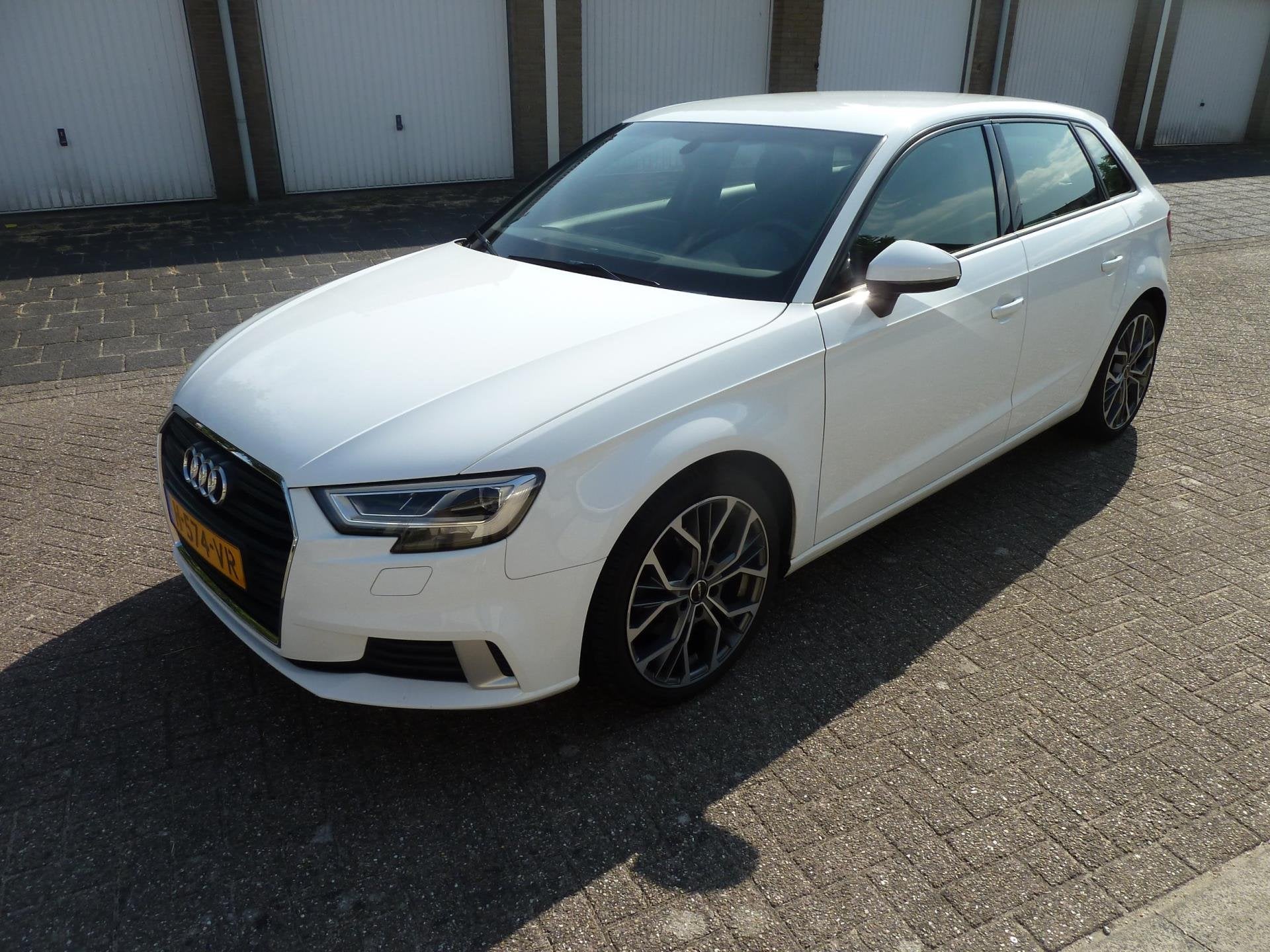 Audi A3 Sportback 30 TFSI Design Pro Line, Auto's, Audi, Voorwielaandrijving, Gebruikt, Euro 6, Navigatiesysteem