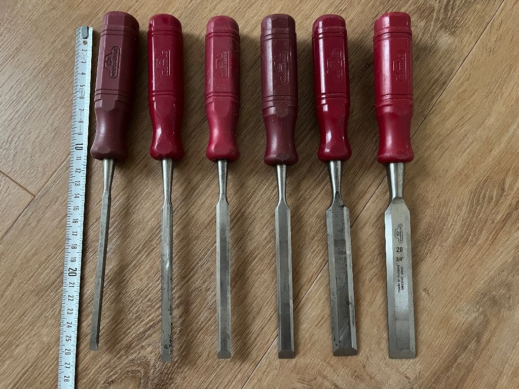NOOITGEDAGT Houtbeitels Steekbeitels, Antiek en Kunst, Antiek | Gereedschap en Instrumenten, Verzenden