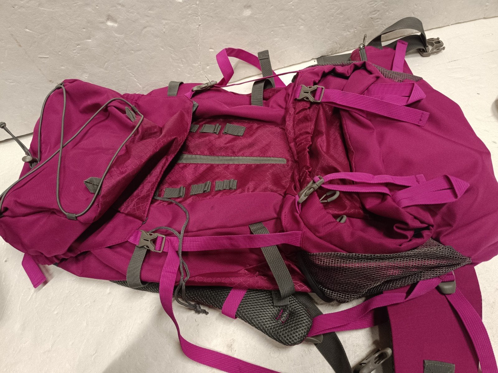 Crivit 65liter backpack helemaal heel 1 reis gebruikt, Overige merken, 40 cm of meer, Ophalen of Verzenden, Zo goed als nieuw