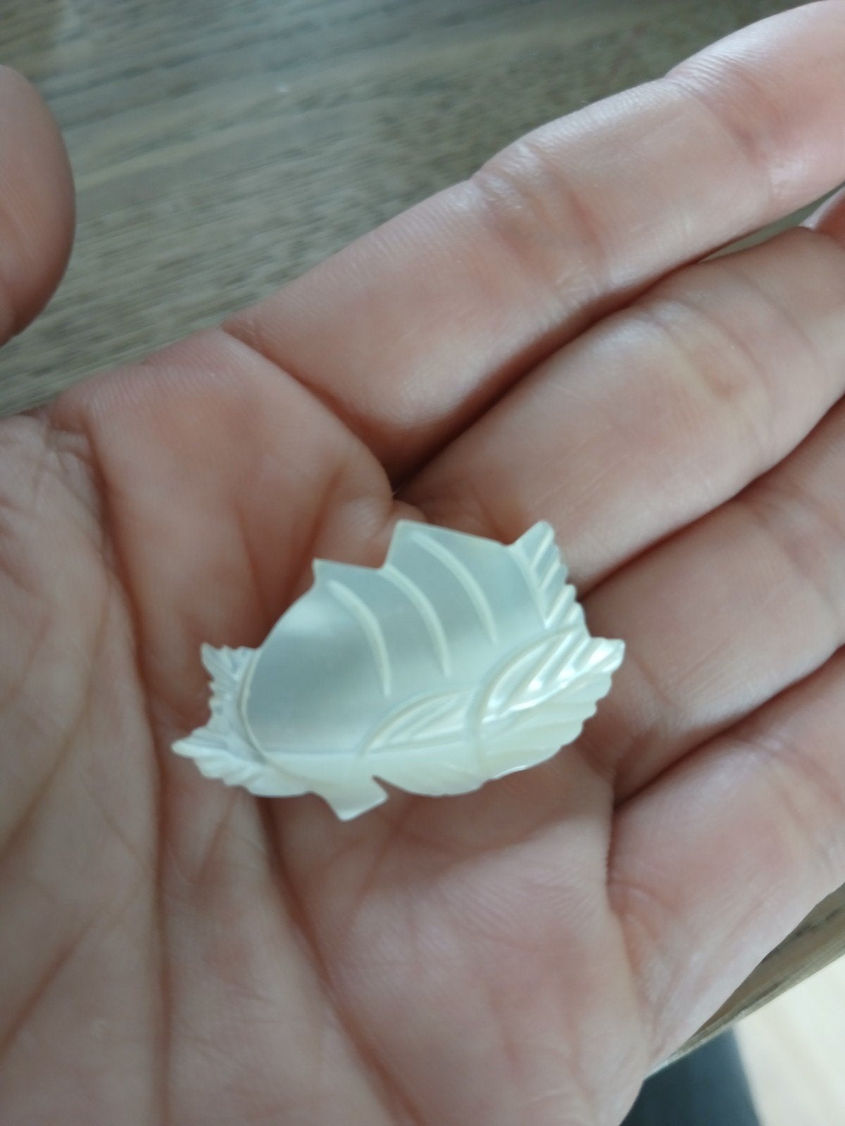 Vintage broche Parelmoer, Ophalen of Verzenden, Zo goed als nieuw, Overige materialen