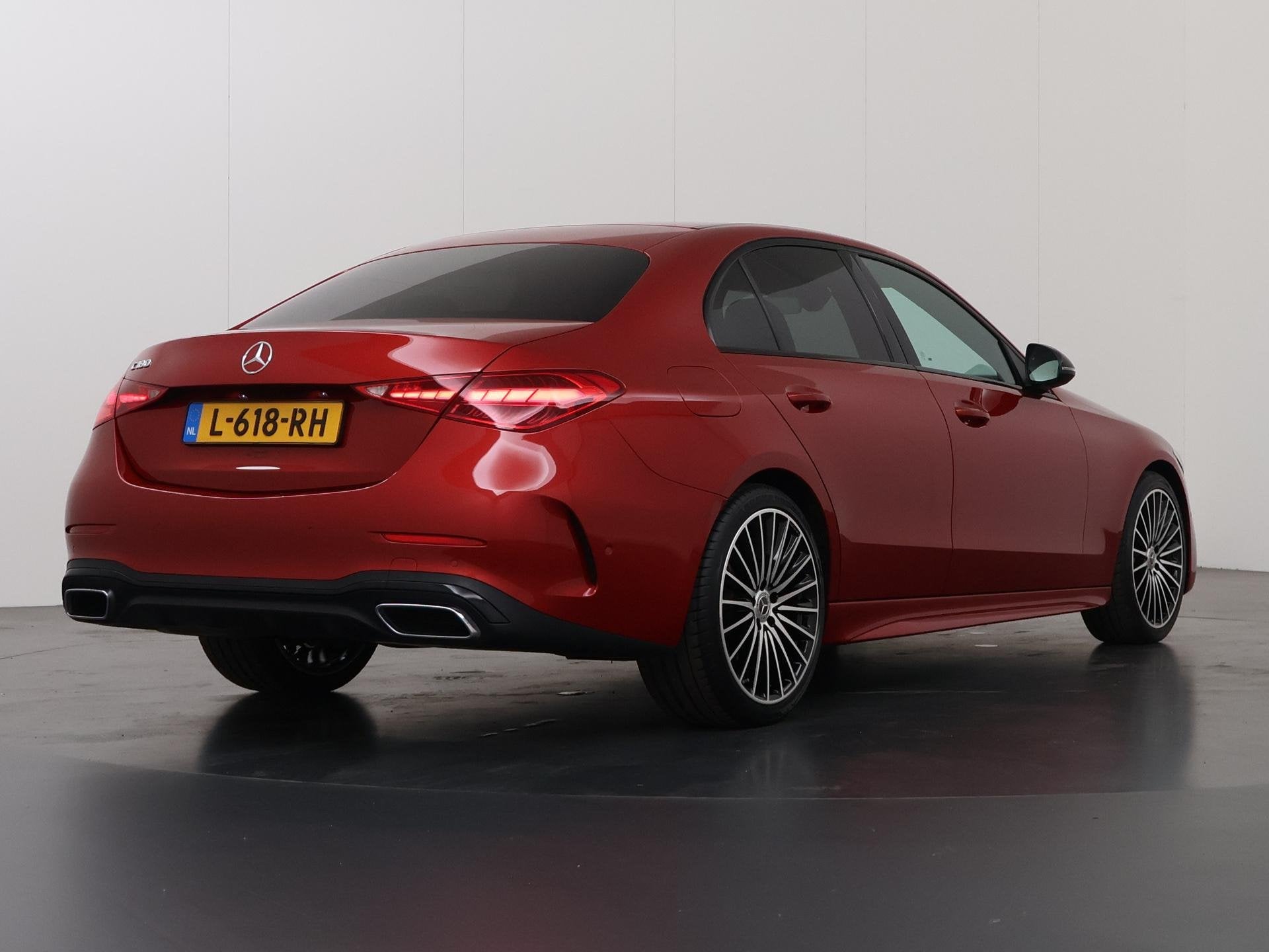 Mercedes-Benz C-klasse 180 AMG Line | Night | Multispaaks ve, Auto's, Mercedes-Benz, Automaat, 4 cilinders, Leder en Stof, Origineel Nederlands