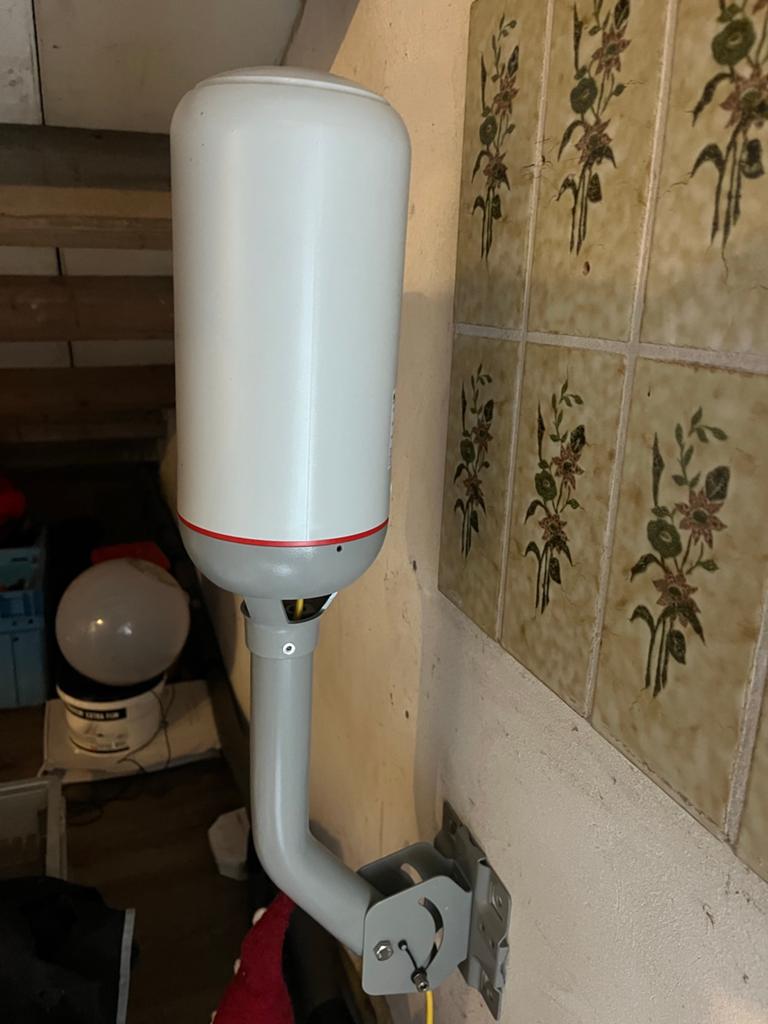Huawei lte ( buiten) antenne en modem, Ophalen, Zo goed als nieuw