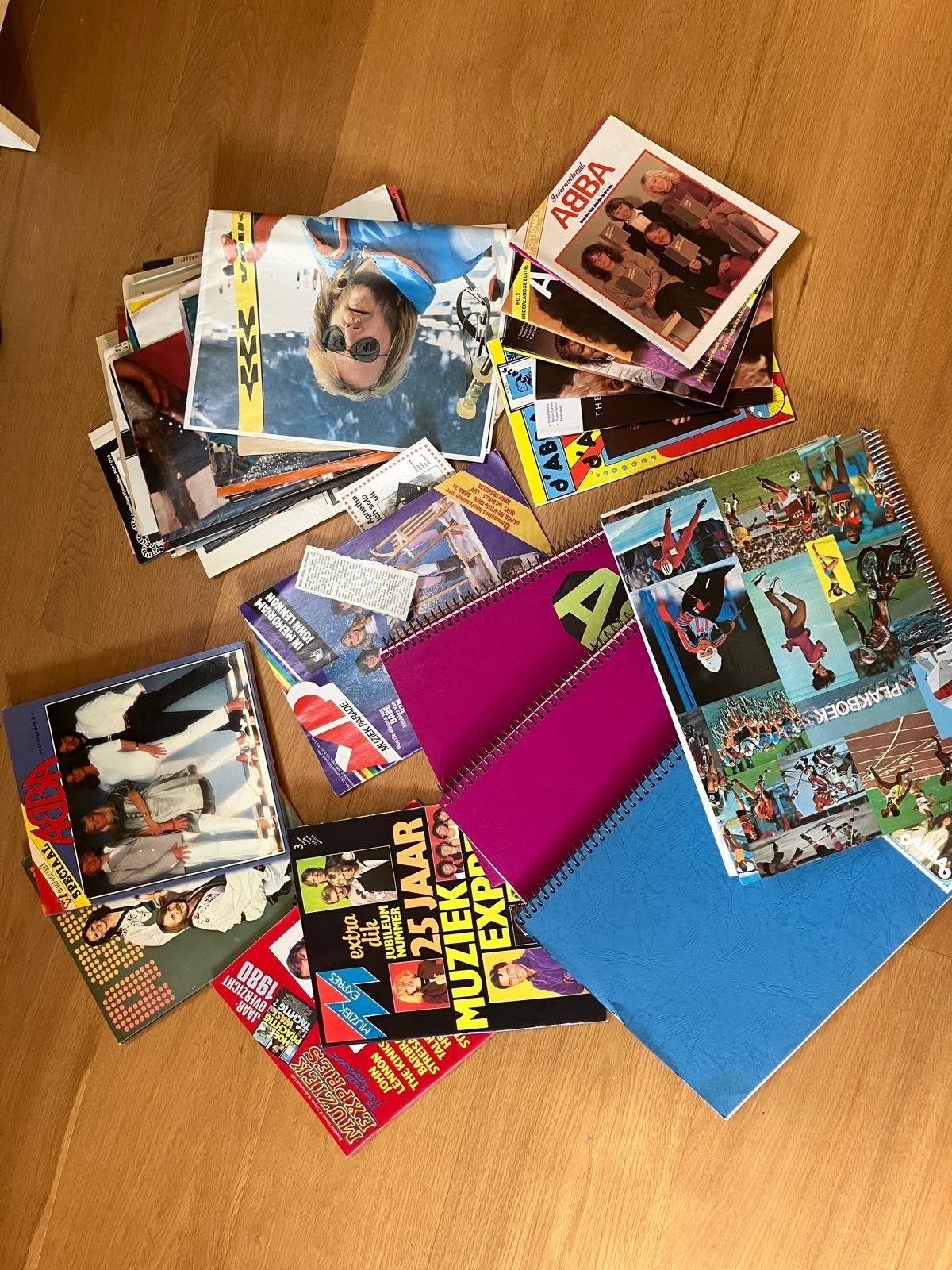ABBA tijdschriften/boeken en vintage Muziek Express oa ABBA, Ophalen of Verzenden, Gelezen, Artiest
