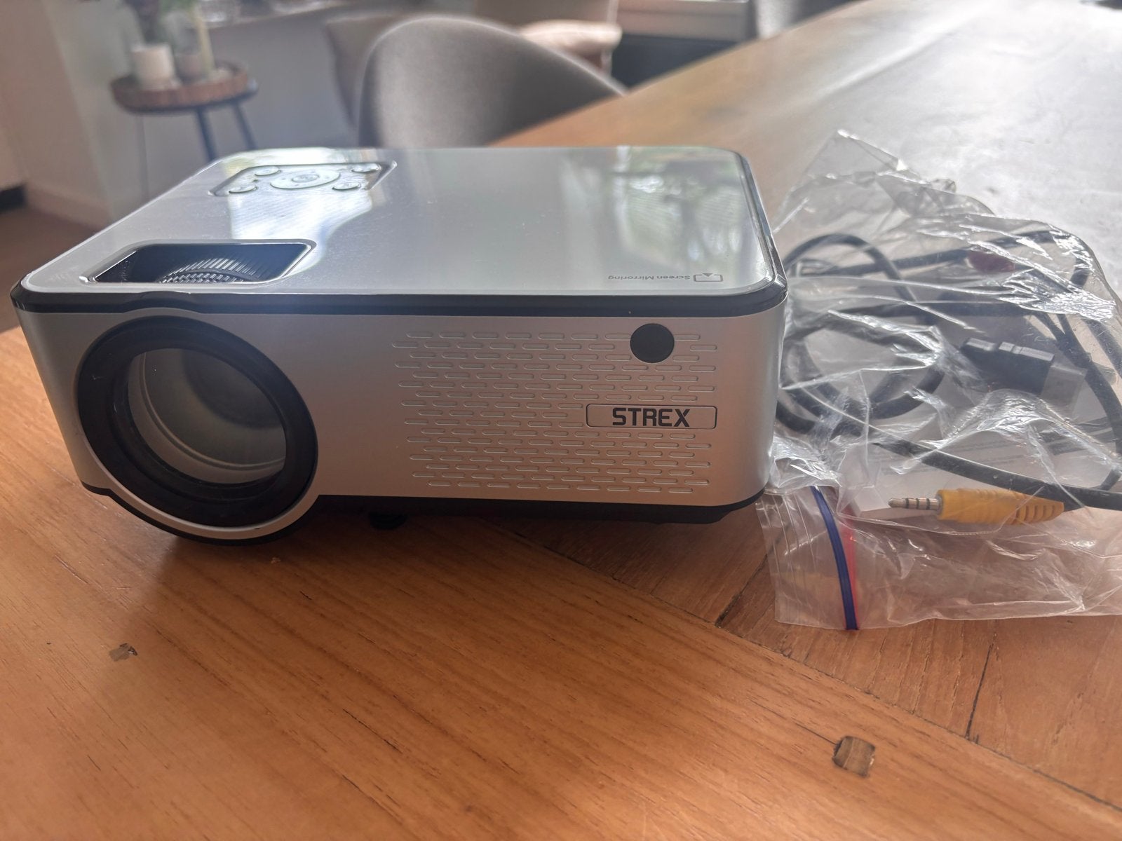 Strex Full HD Beamer - 7000 Lumen - Zo goed als nieuw, Ophalen of Verzenden, Zo goed als nieuw, LED, Full HD (1080)