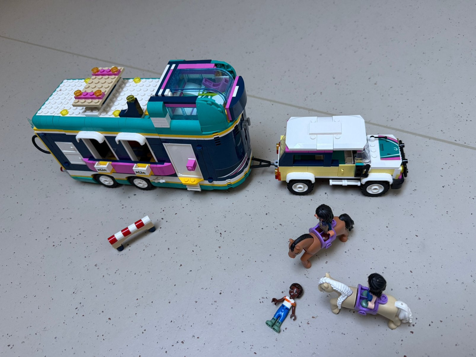 41722 Lego Friends Paardenshow Aanhangwagen, Ophalen, Zo goed als nieuw
