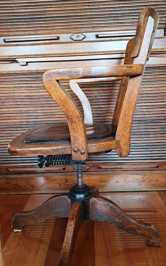 Foto 6 van Luxe Antieke Engelse Eikenhouten Bureaustoel – Merk Pooley
