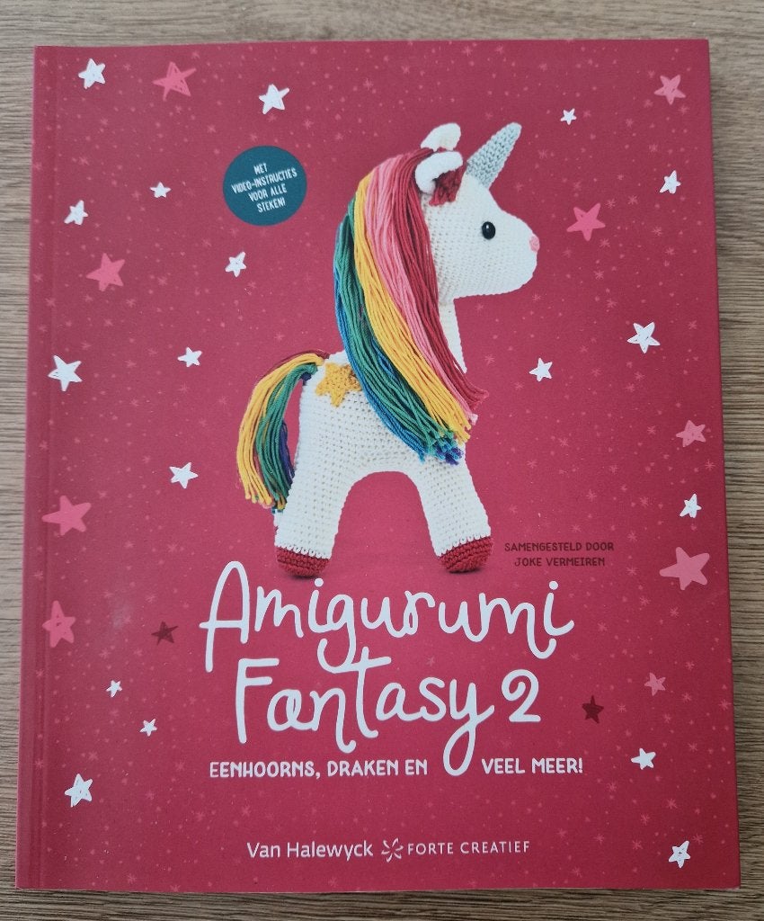 Haakboek: Amigurumi Fantasy 2 z.g.a.n., Ophalen of Verzenden, Zo goed als nieuw, Haken, Patroon of Boek