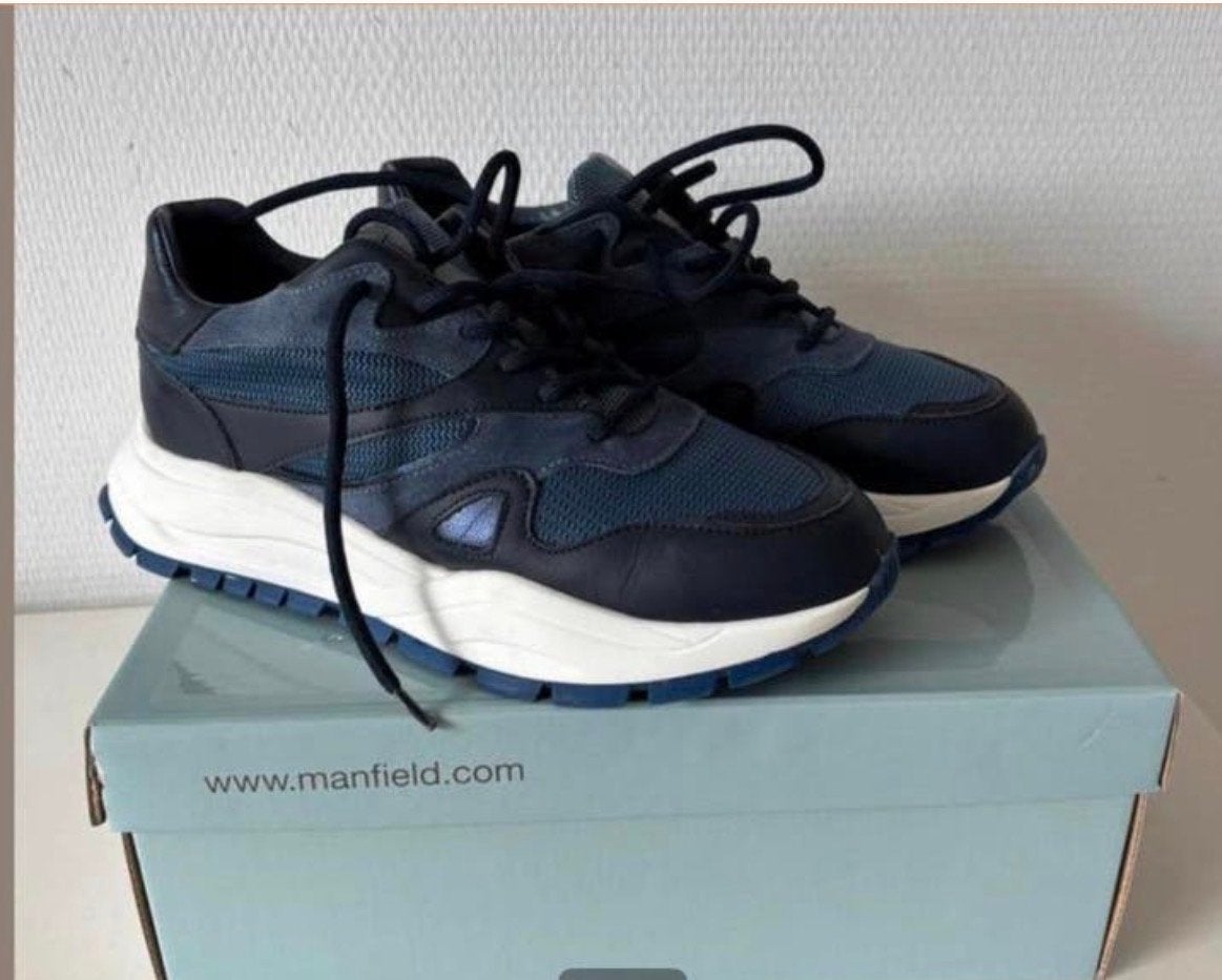 Manfield sneakers - Donkerblauw, Kleding | Dames, Schoenen, Ophalen of Verzenden, Zo goed als nieuw, Blauw, Sneakers of Gympen