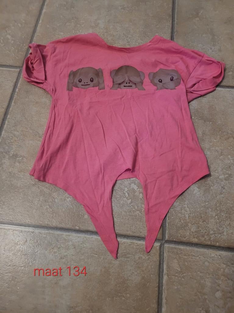 Roze shirt maat 134 met apen, Ophalen of Verzenden