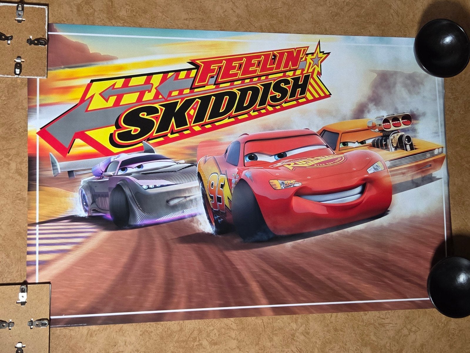 Cars - Bliksem McQueen - Pixar Poster - 61x91cm, Rechthoekig Staand, Deurposter of groter, Ophalen of Verzenden, Zo goed als nieuw