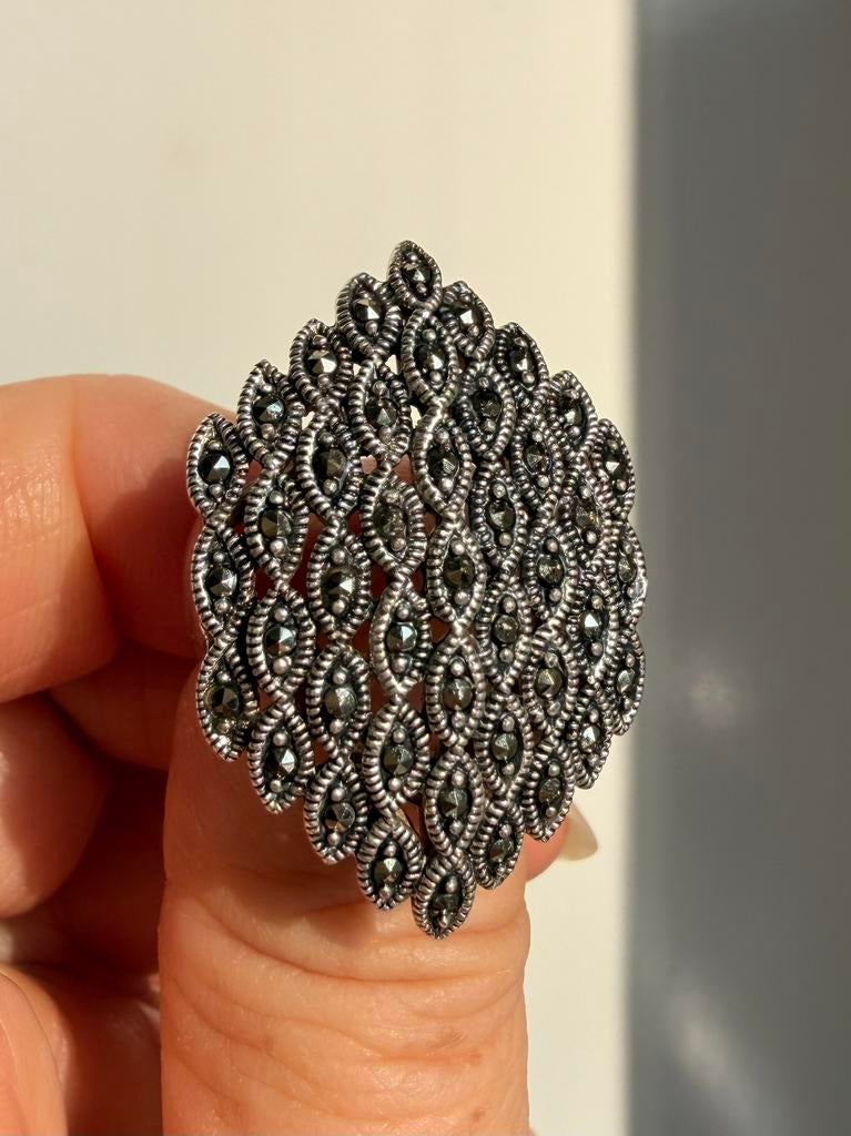 Prachtige zilveren ring met Markasiet, Ophalen of Verzenden, Zo goed als nieuw, 17 tot 18, Dame