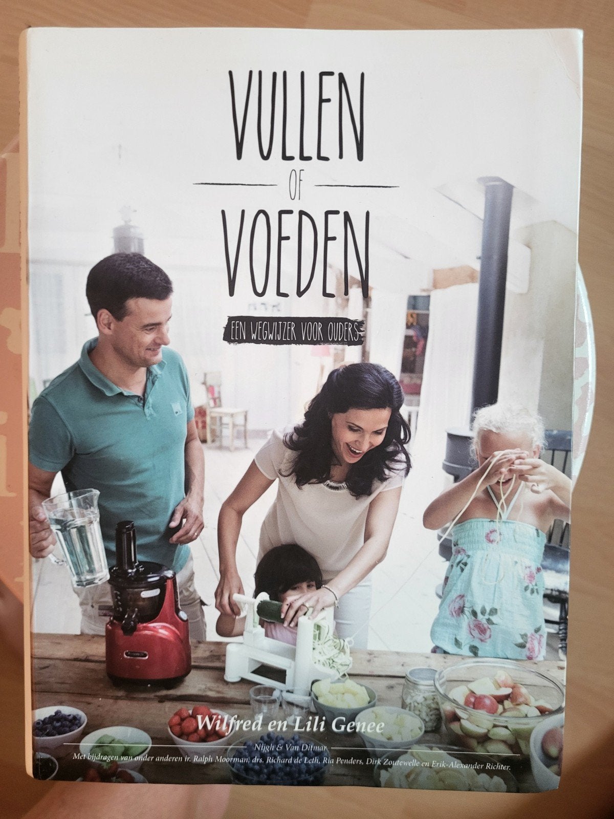 Vullen of Voeden - Een wegwijzer voor ouders, Ophalen of Verzenden, Zo goed als nieuw, Dieet en Voeding, Wilfred en Lili Genee