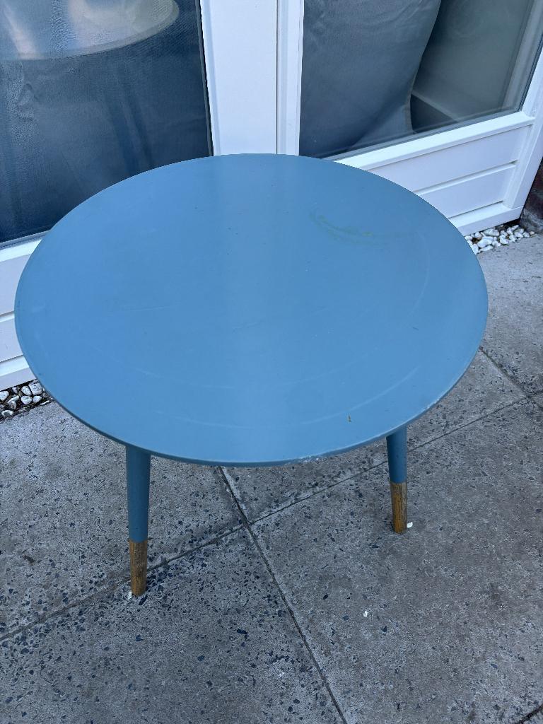 2 bijzettafeltjes in groen/ hout. 50cm x 50cm, Huis en Inrichting, Tafels | Bijzettafels, Ophalen, Rond, Minder dan 55 cm, 45 tot 60 cm