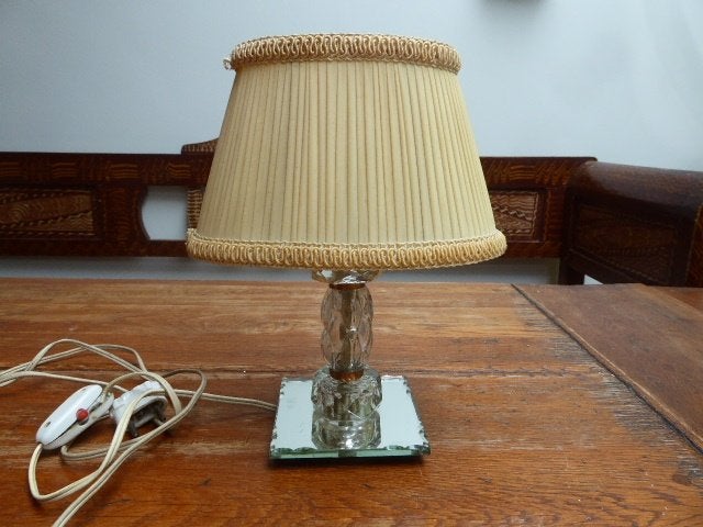 Persglazen lampje met spiegelglas voetje en origineel kapje, Antiek en Kunst, Ophalen of Verzenden