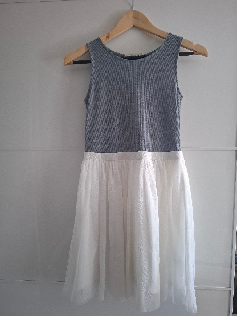 H&M grijze/witte tulen feesteliike jurk maat 146/152, Meisje, H&M, Ophalen of Verzenden, Zo goed als nieuw