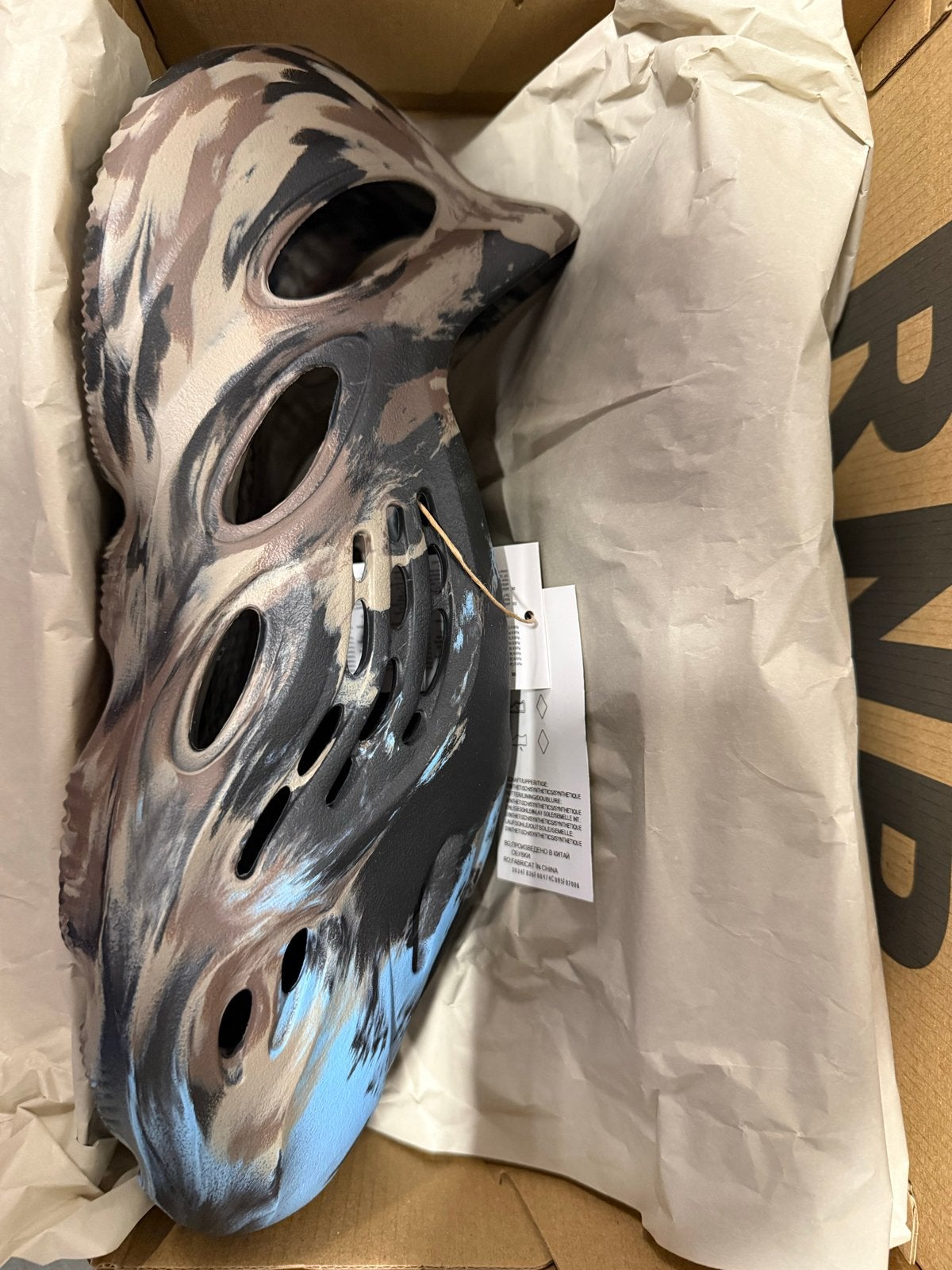 Yeezy Foam Runner ID4126 Maat 46 (valt kleiner), Kleding | Heren, Schoenen, Ophalen of Verzenden, Nieuw, Overige kleuren, Slippers
