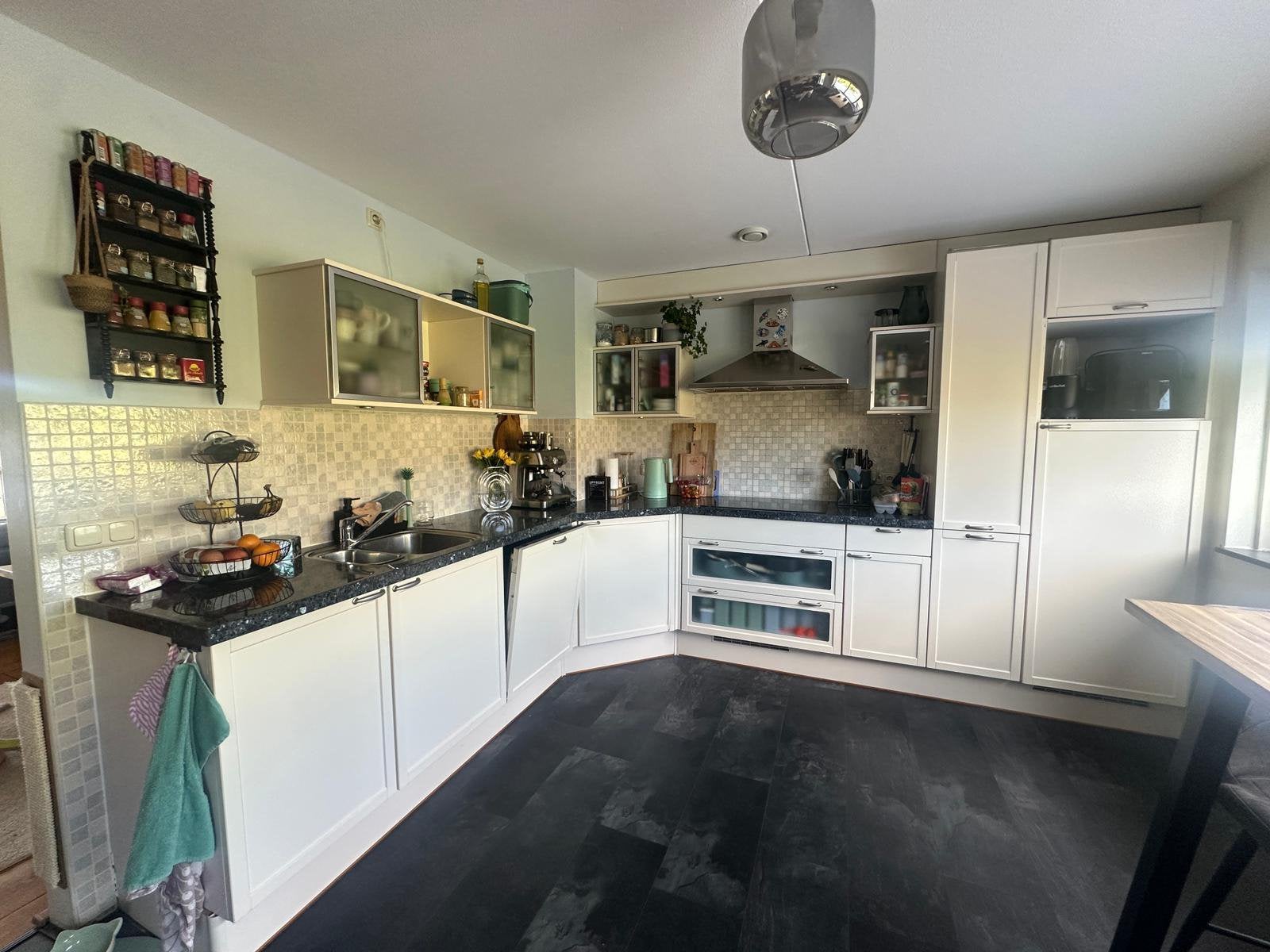 Hoek keuken inclusief materiaal (afhalen op 15 juli), Huis en Inrichting, Ophalen, Gebruikt, Graniet of Steen, Hoekkeuken