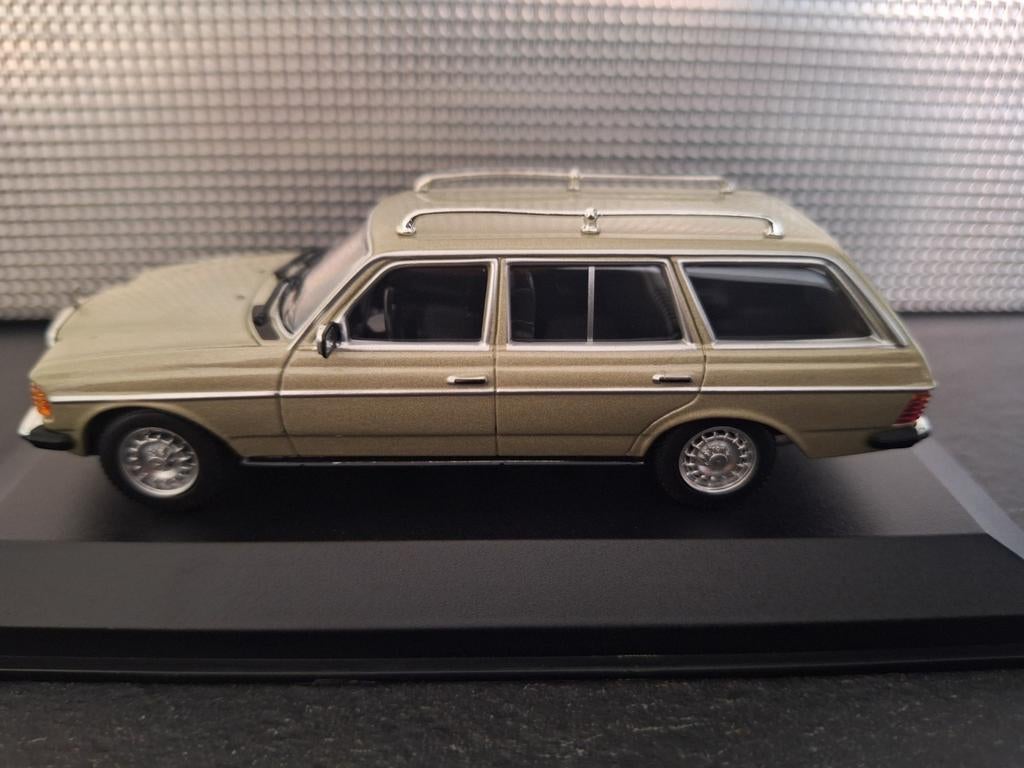 Mercedes Benz W123 T Modell 1982 Schaal 1:43, Hobby en Vrije tijd, Modelauto's | 1:43, Overige merken, Nieuw, Ophalen of Verzenden