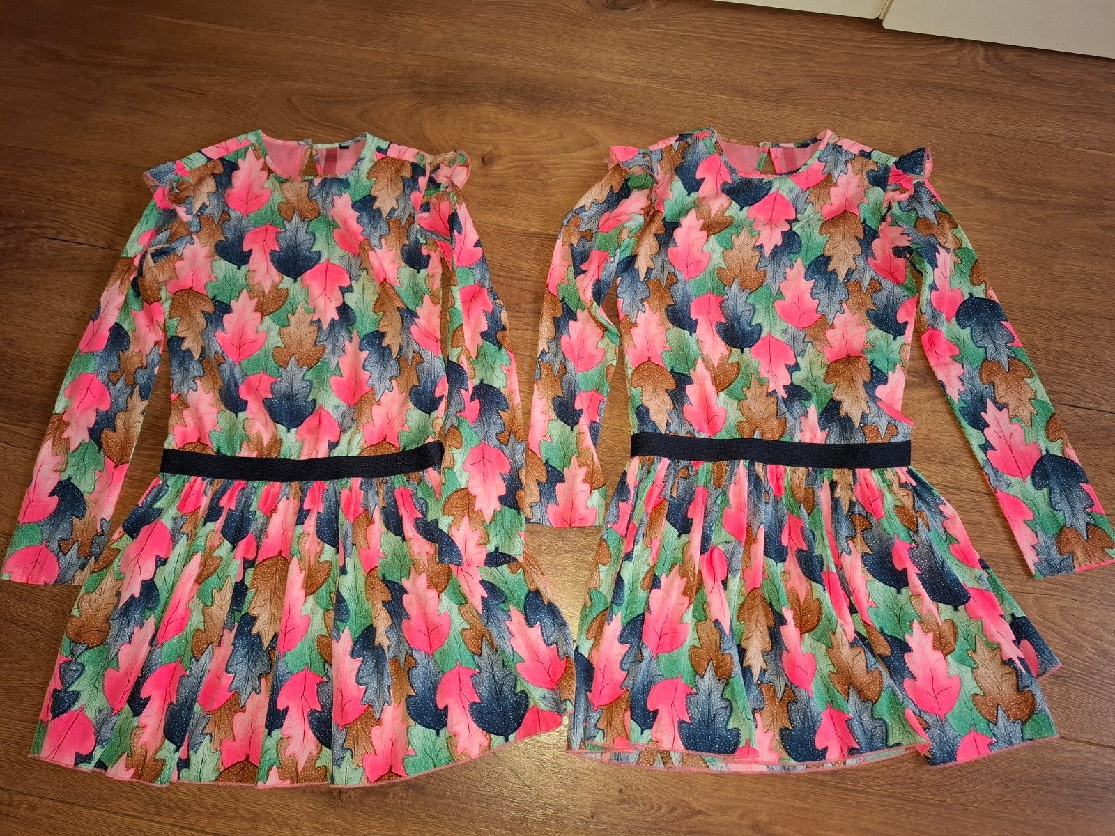 Tweeling meisjes B-nosy herfst jurkjes mt 146/152
Hing te, Ophalen of Verzenden, Zo goed als nieuw, Kleding