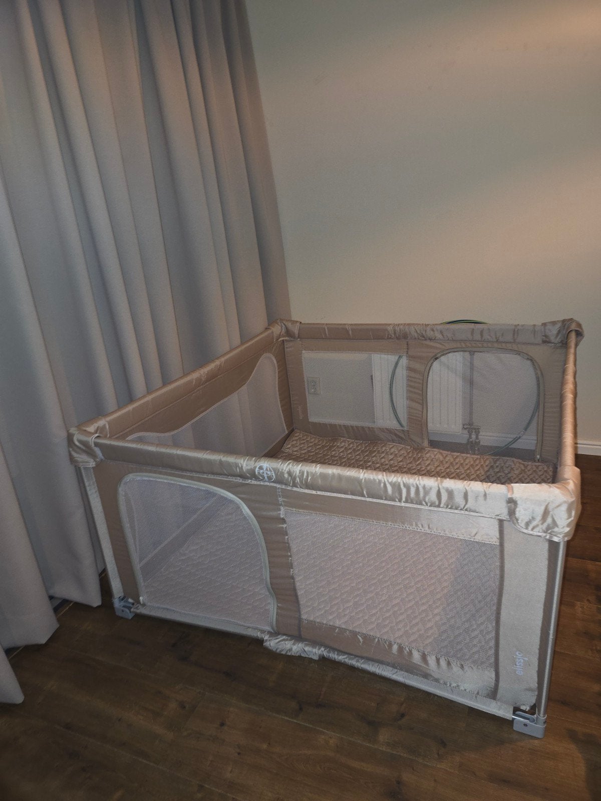 Elissio inklapbare grondbox 150x150cm met ballen, Ophalen of Verzenden, Zo goed als nieuw, Overige typen