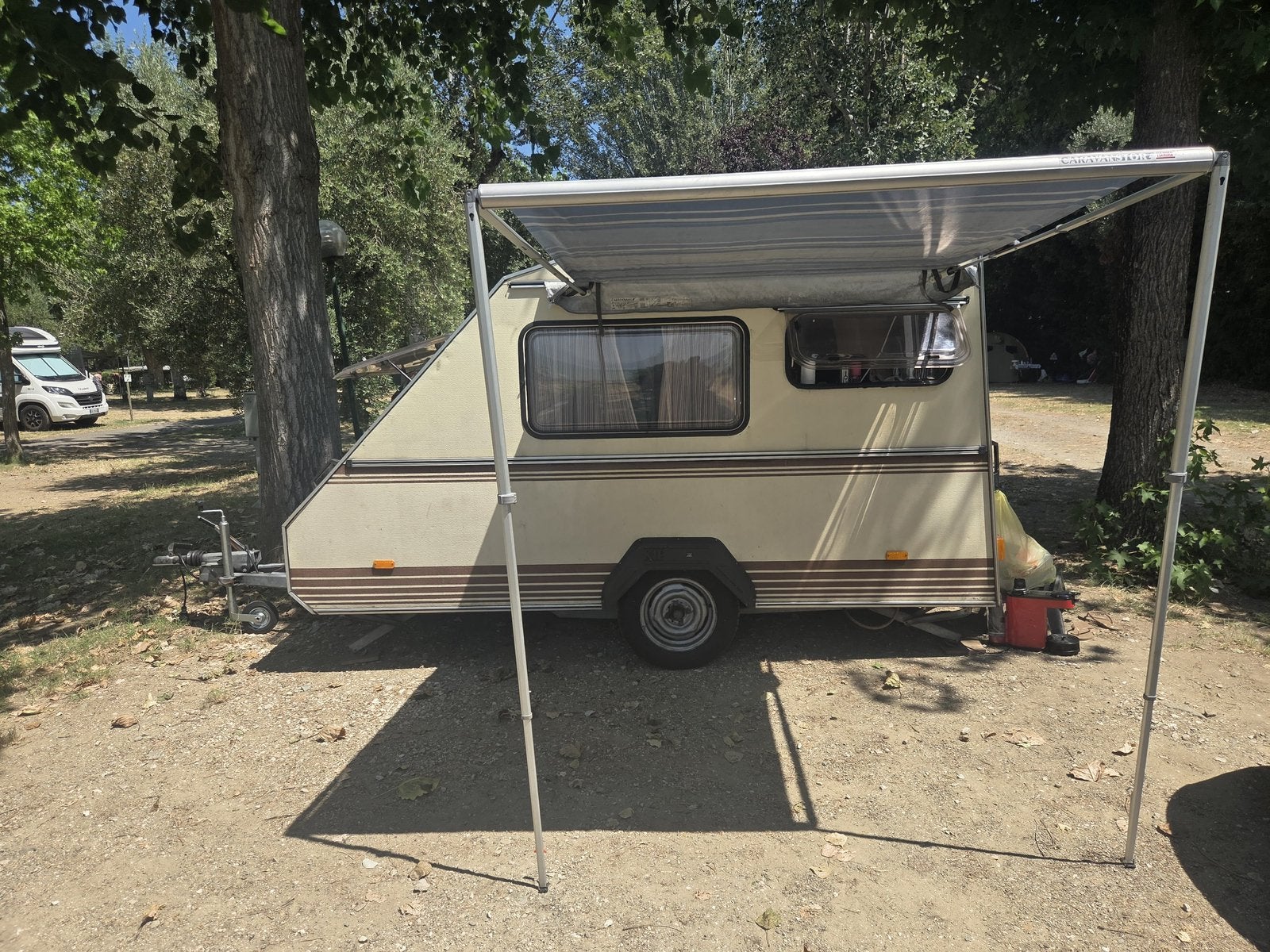 Kip Kompact 300 caravan, Kip, Tot en met 2, Hefdak, Treinzit