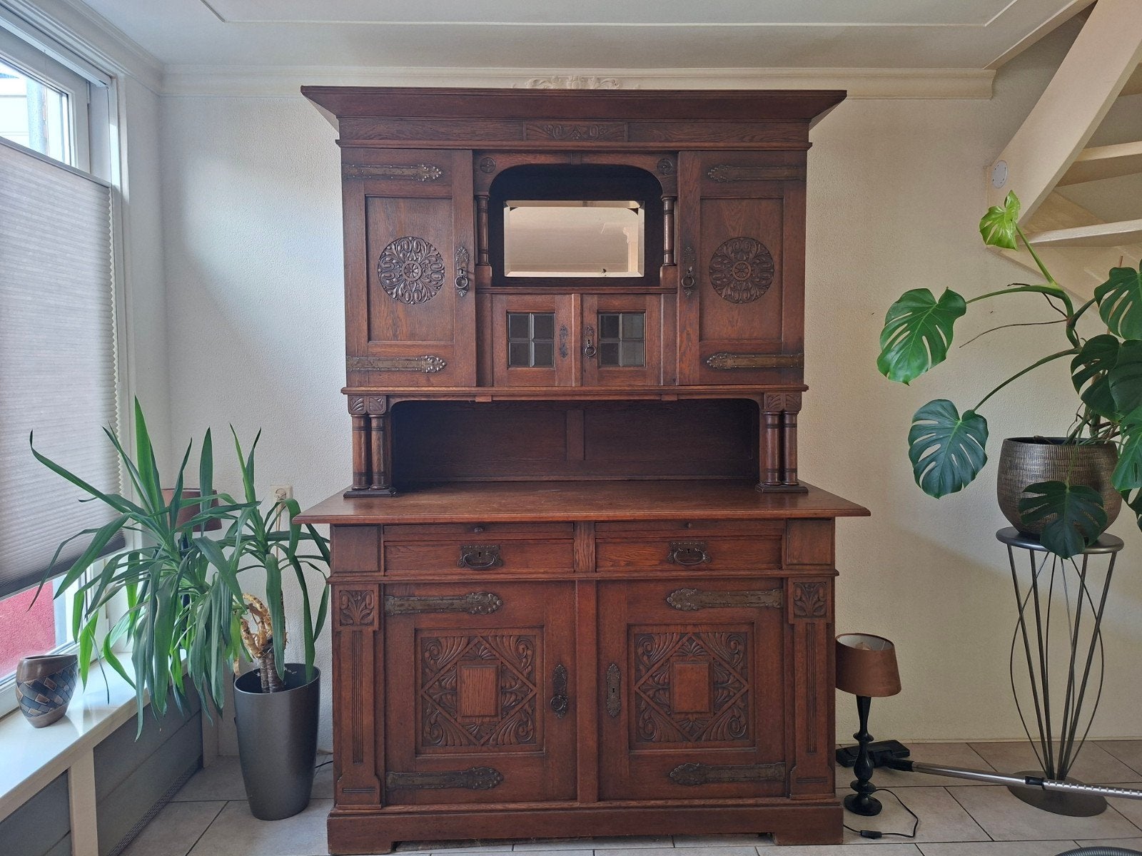Antieke houten kast met spiegel en lades, Ophalen