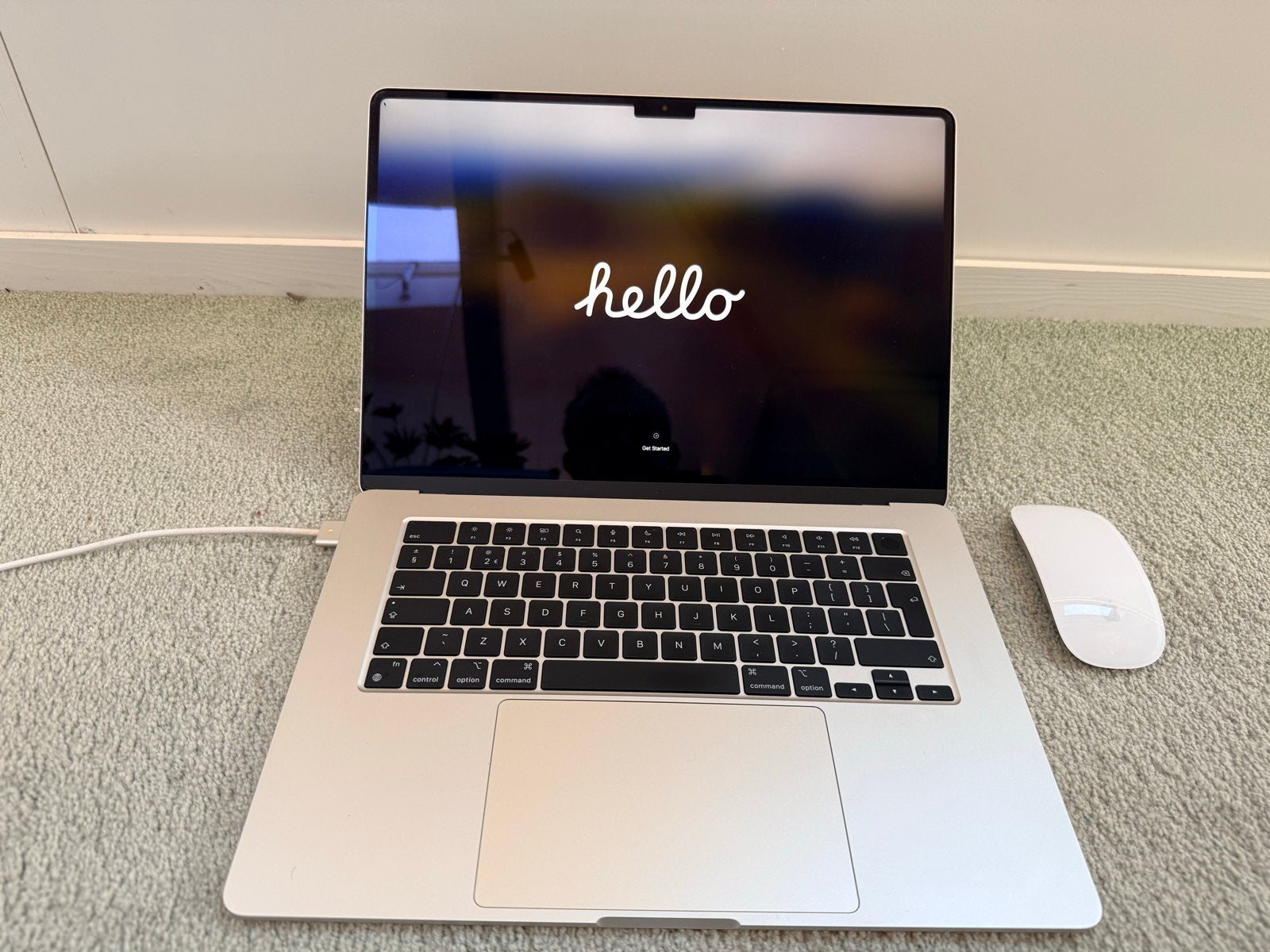 Foto 3 van MacBook Air 15" (2024) - 16GB/512GB SSD + Magic Mouse