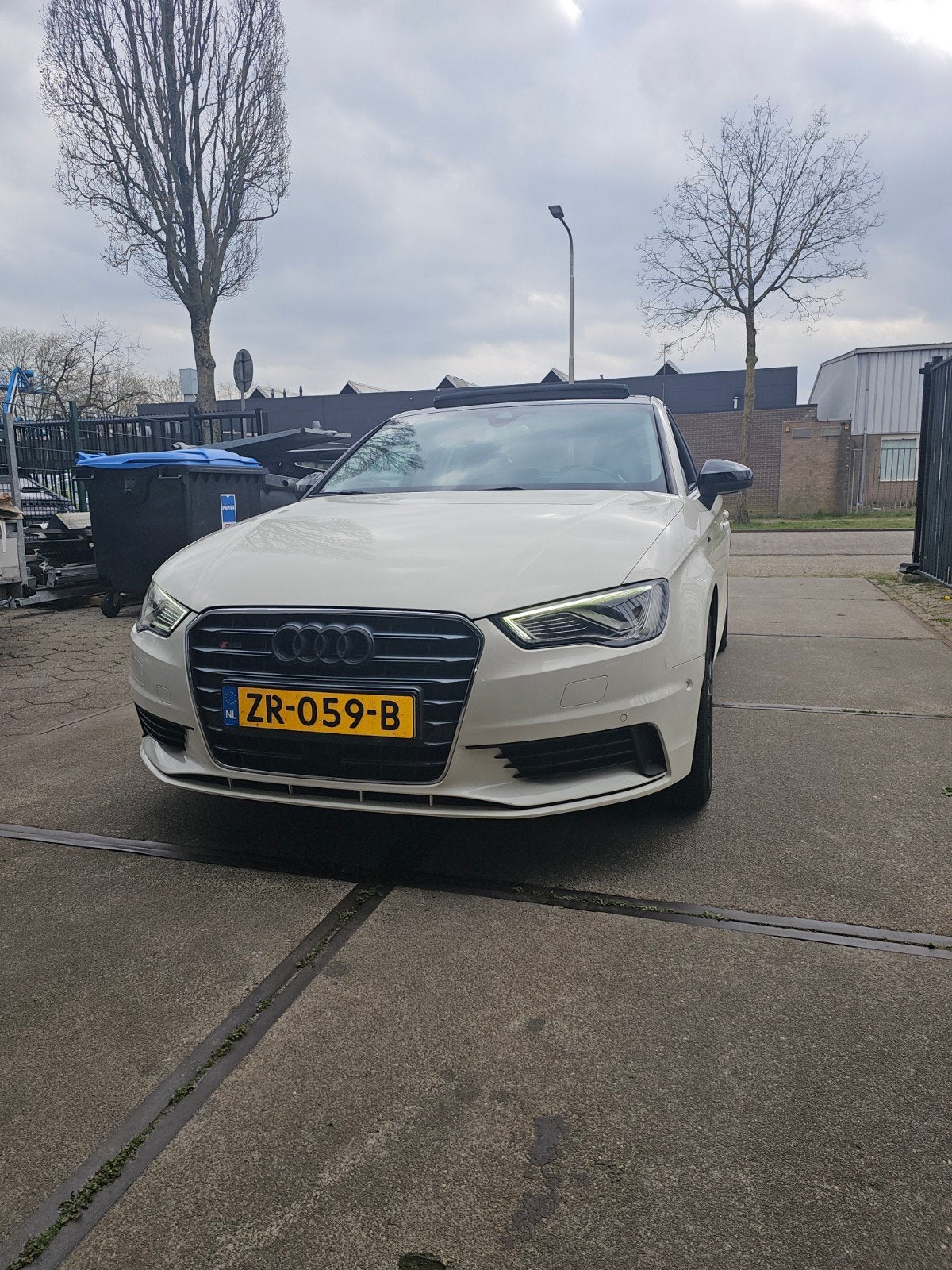Audi A3 1.4 limousine full option 3x s-line, Automaat, Zwart, Alcantara, Wit