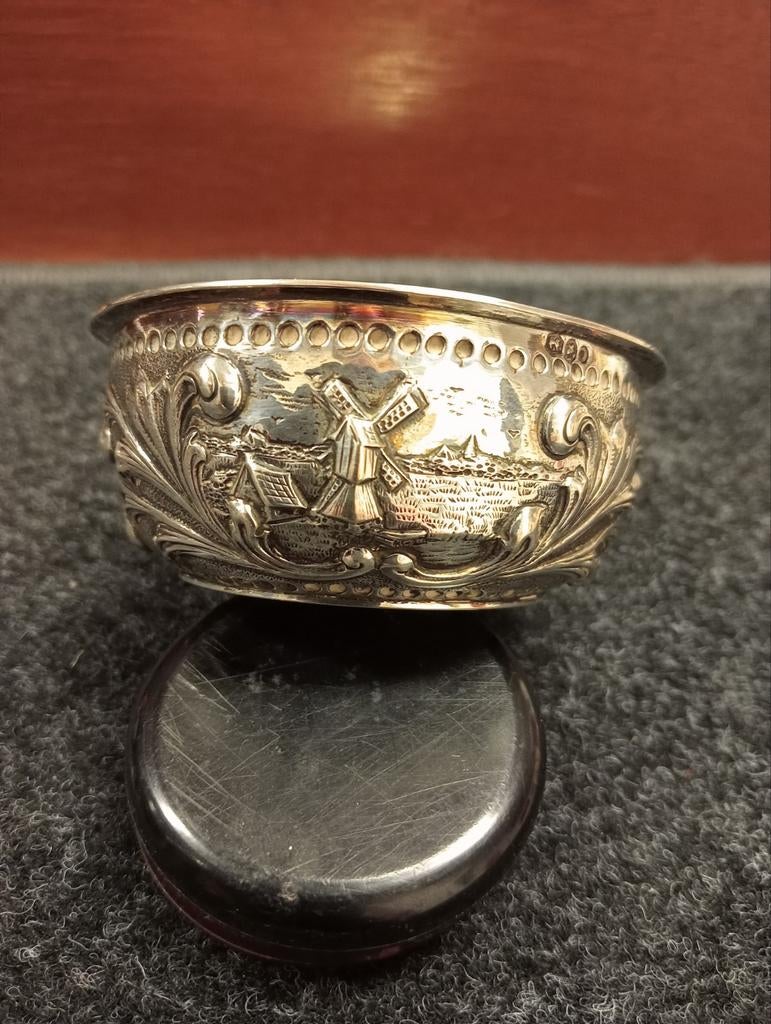 Antieke Zilveren Kom 2e Gehalte met Hollandse Scènes, Antiek en Kunst, Ophalen of Verzenden, Zilver