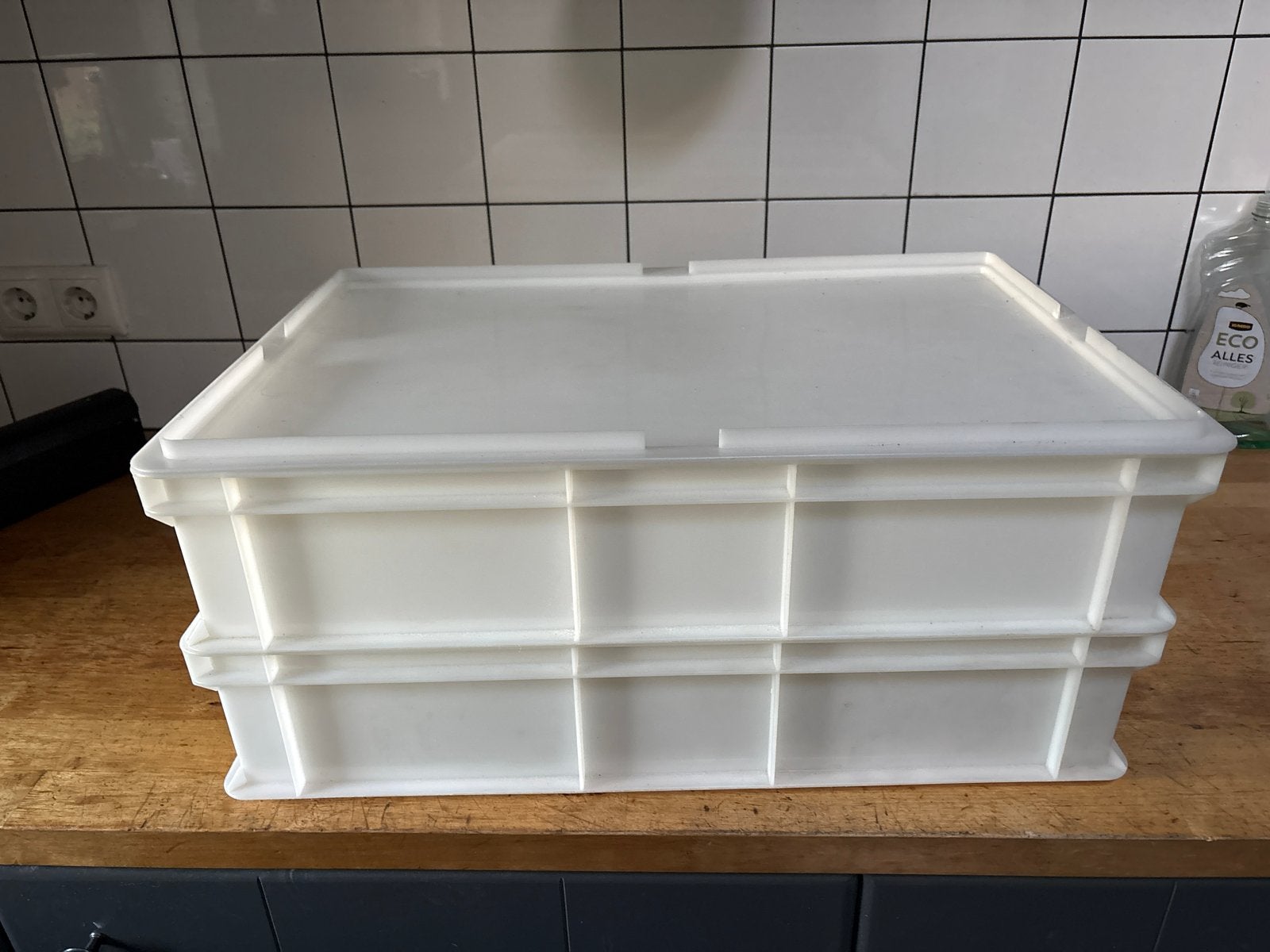 2x Bewaar-/rijsdozen 60x40x12 cm met deksel, Kunststof, Gebruikt, 50 tot 100 cm, Ophalen of Verzenden