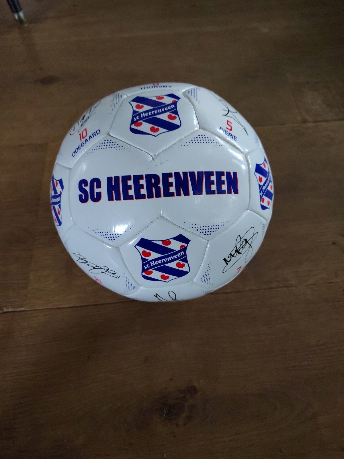 SC Heerenveen bal 2017-2018 met handtekeningen, Ophalen of Verzenden, Zo goed als nieuw, Overige binnenlandse clubs, Overige typen
