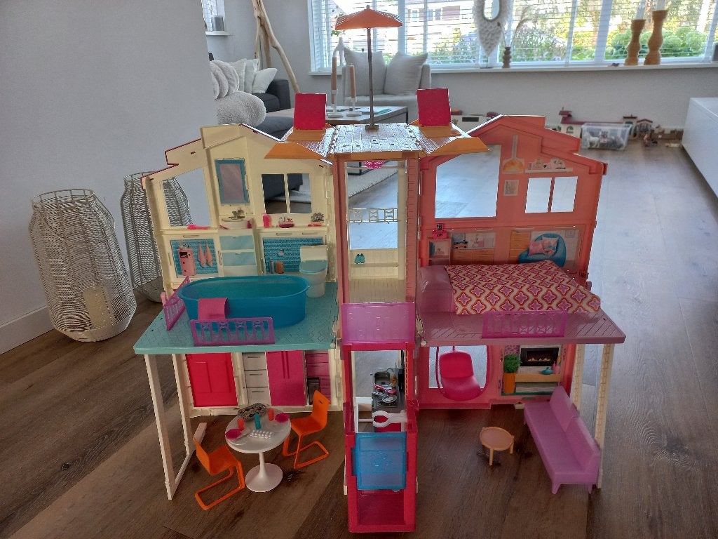 Barbie huis, Kinderen en Baby's, Speelgoed | Poppenhuizen, Ophalen, Zo goed als nieuw, Poppenhuis