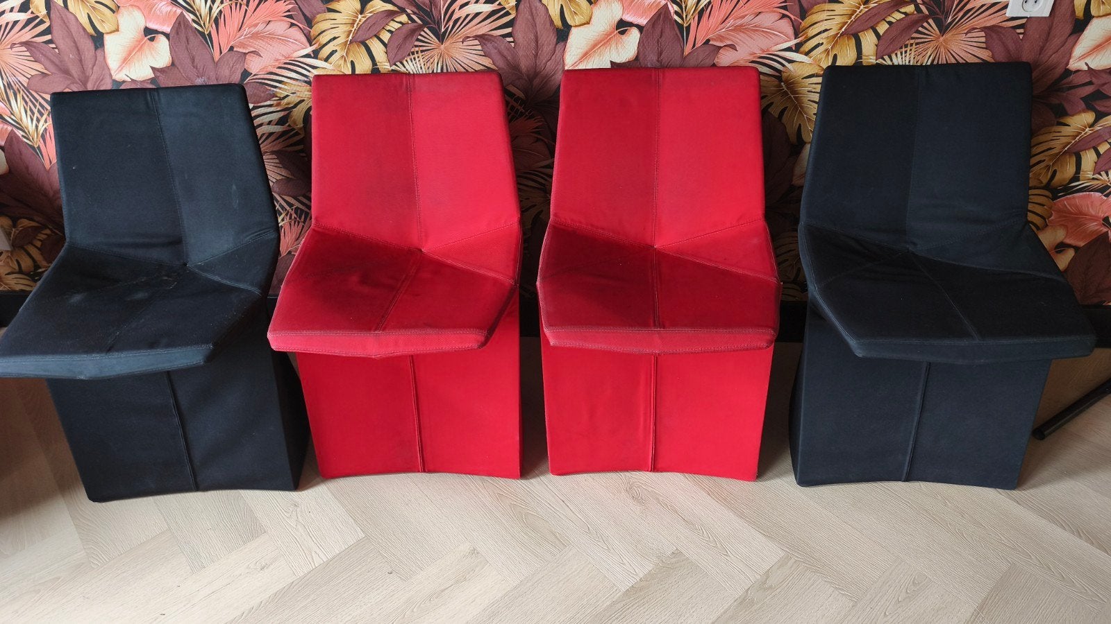 Set van 4 ClassiCon stoelen - Zwart en Rood, Gebruikt, Zwart, Ophalen of Verzenden, Vier