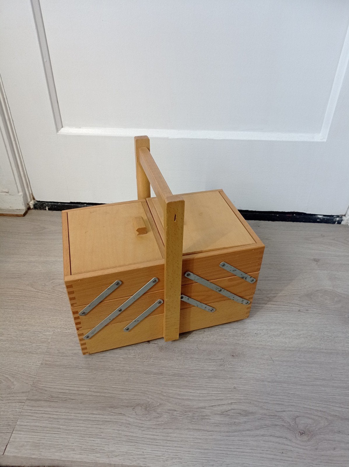 Vintage naaidoos hoogte 18 breedte 29 diepte 17,5 cm, Ophalen of Verzenden