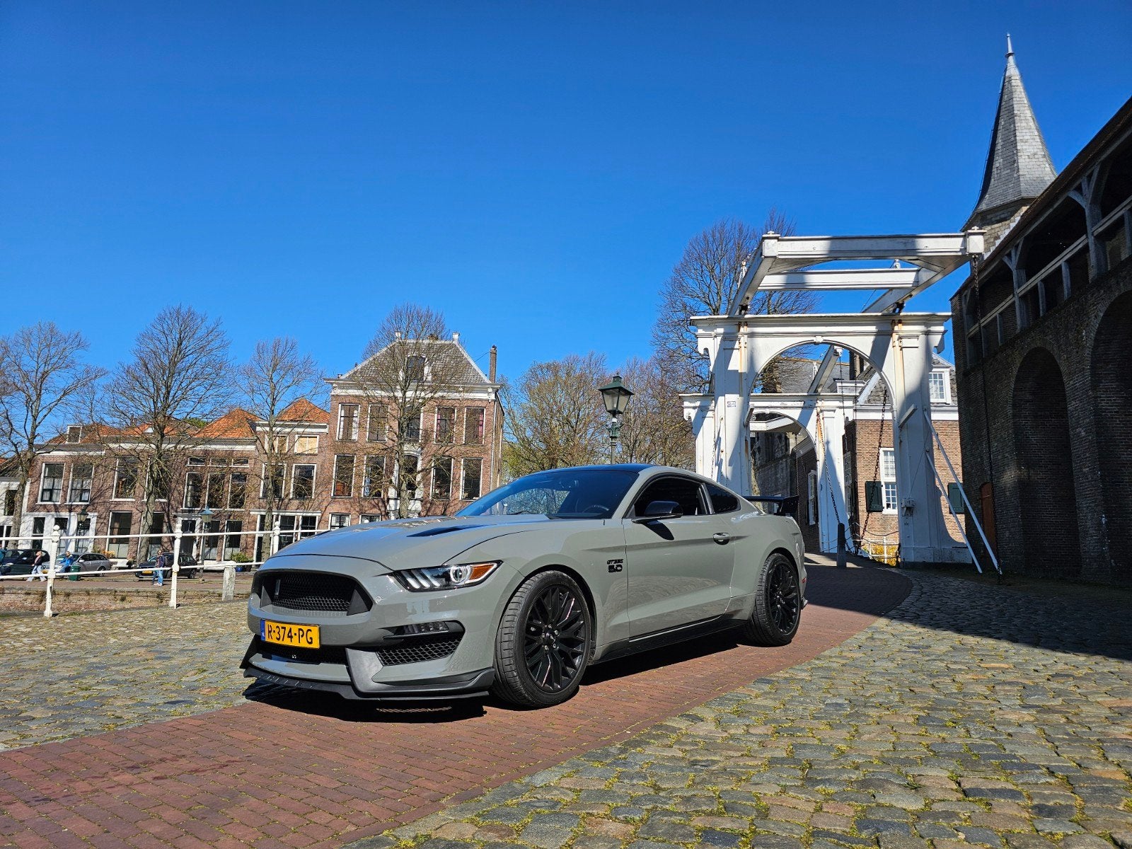 Ford Mustang GT Custom Made Nardo Grey, Auto's, Ford, Automaat, Achterwielaandrijving, Overige kleuren, 4 stoelen