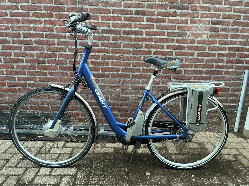 Te koop elektrische fiets, Ophalen, Gebruikt, 30 tot 50 km per accu, Giant