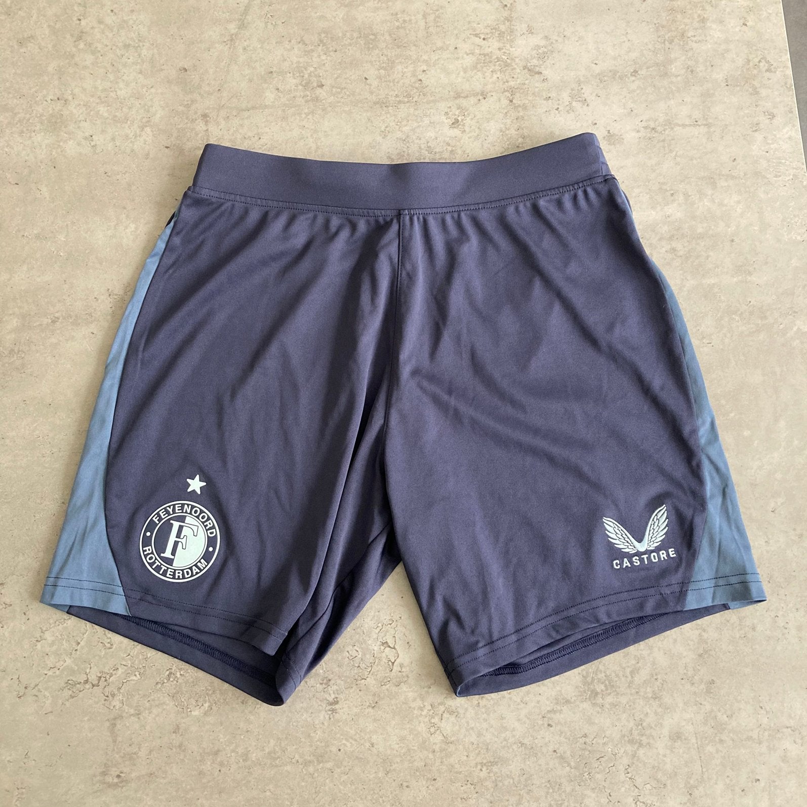 Voetbalshort - Feyenoord (S), Maat S, Ophalen of Verzenden, Nieuw, Broek