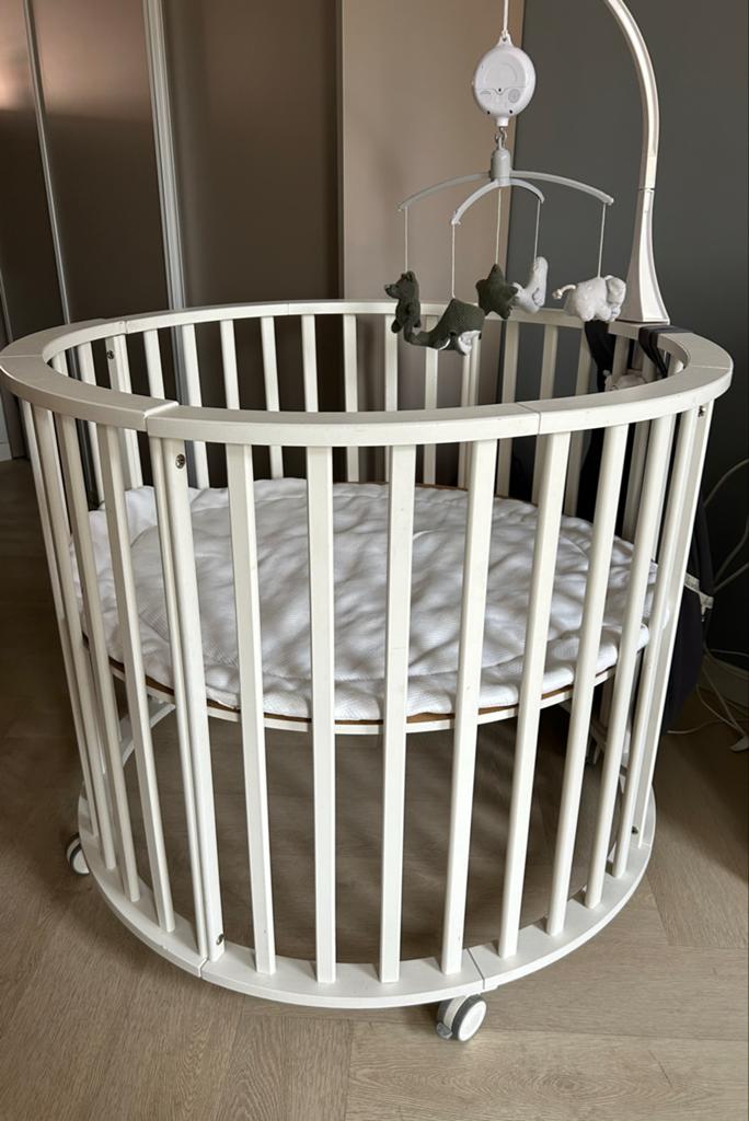 Mini Wieg Box met Matras en Mobiel, Kinderen en Baby's, Boxen, Ophalen, Zo goed als nieuw, Rond, In hoogte verstelbaar