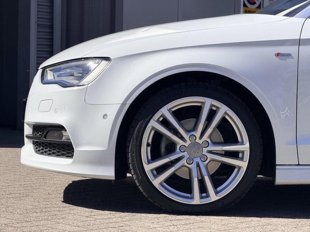 Audi A3 Cabriolet 1.4 TFSI CoD Ambition Pro Line S | Automaa, Gebruikt, 4 cilinders, Wit, Automatische klimaatregeling